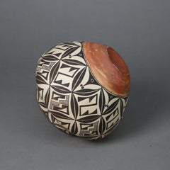 Large Antique Acoma Pueblo Pottery Jar with Stylized Floral Pattern C1930