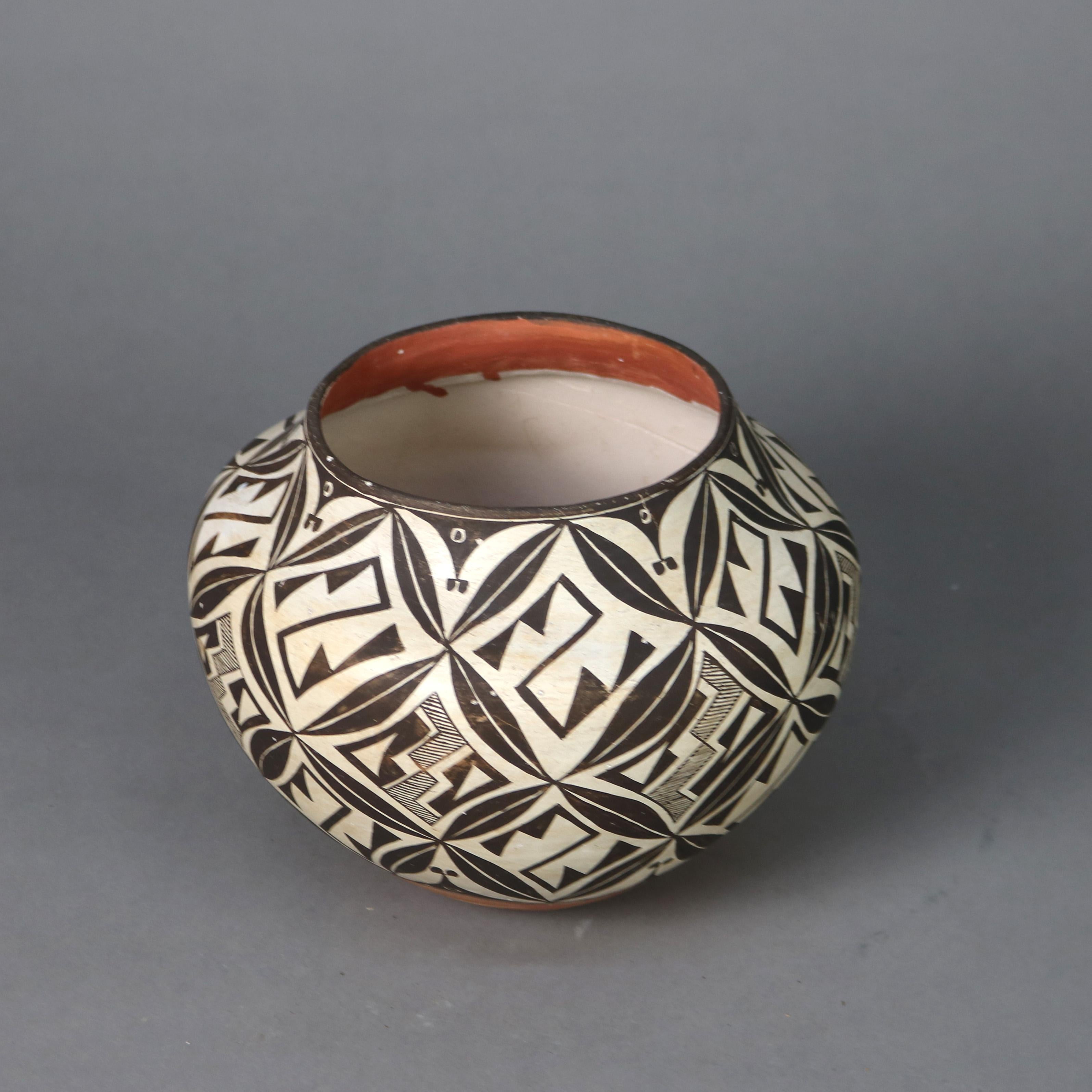 20th Century Large Antique Acoma Pueblo Pottery Jar with Stylized Floral Pattern C1930