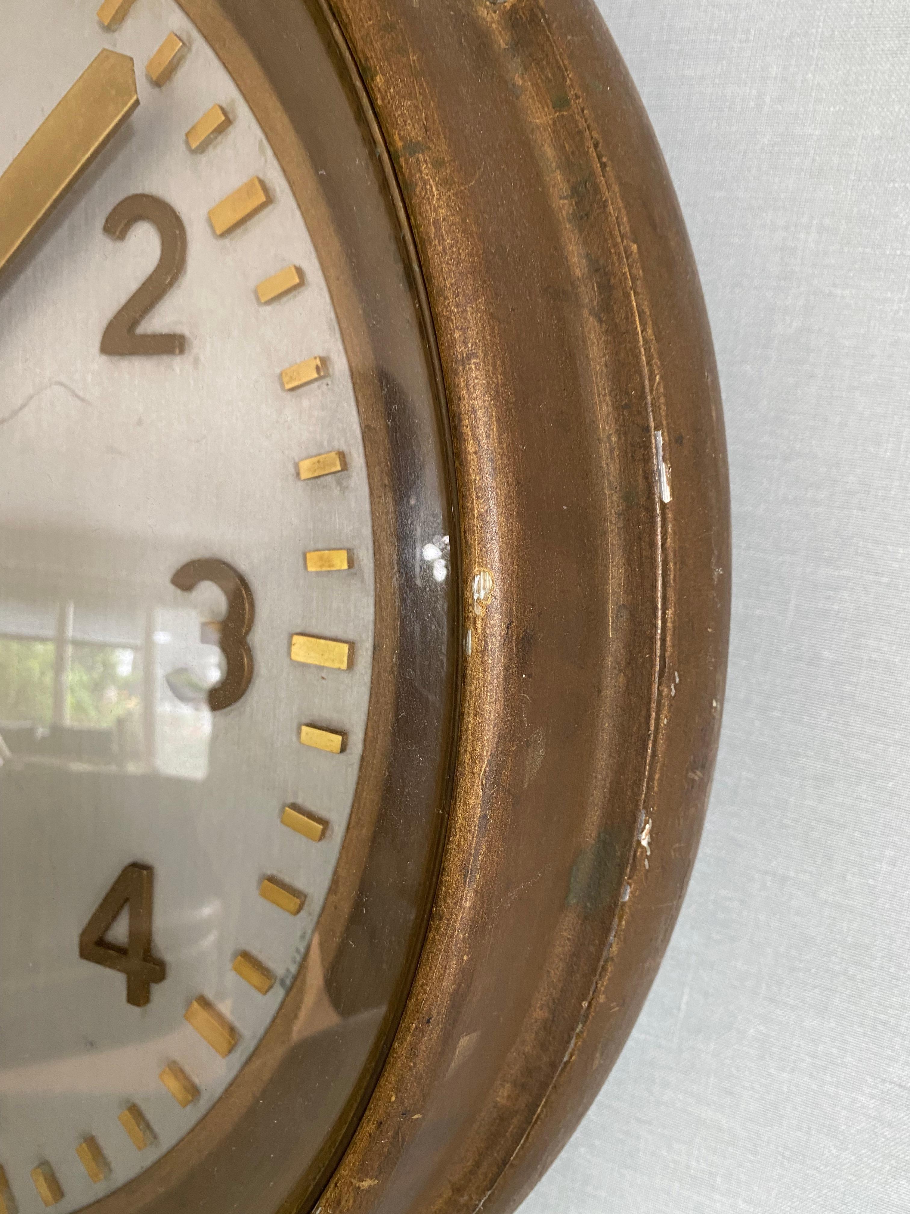 Große antike Advertisement-Armbanduhr der Schweizer Uhrmacherin „Certina“ im Angebot 2