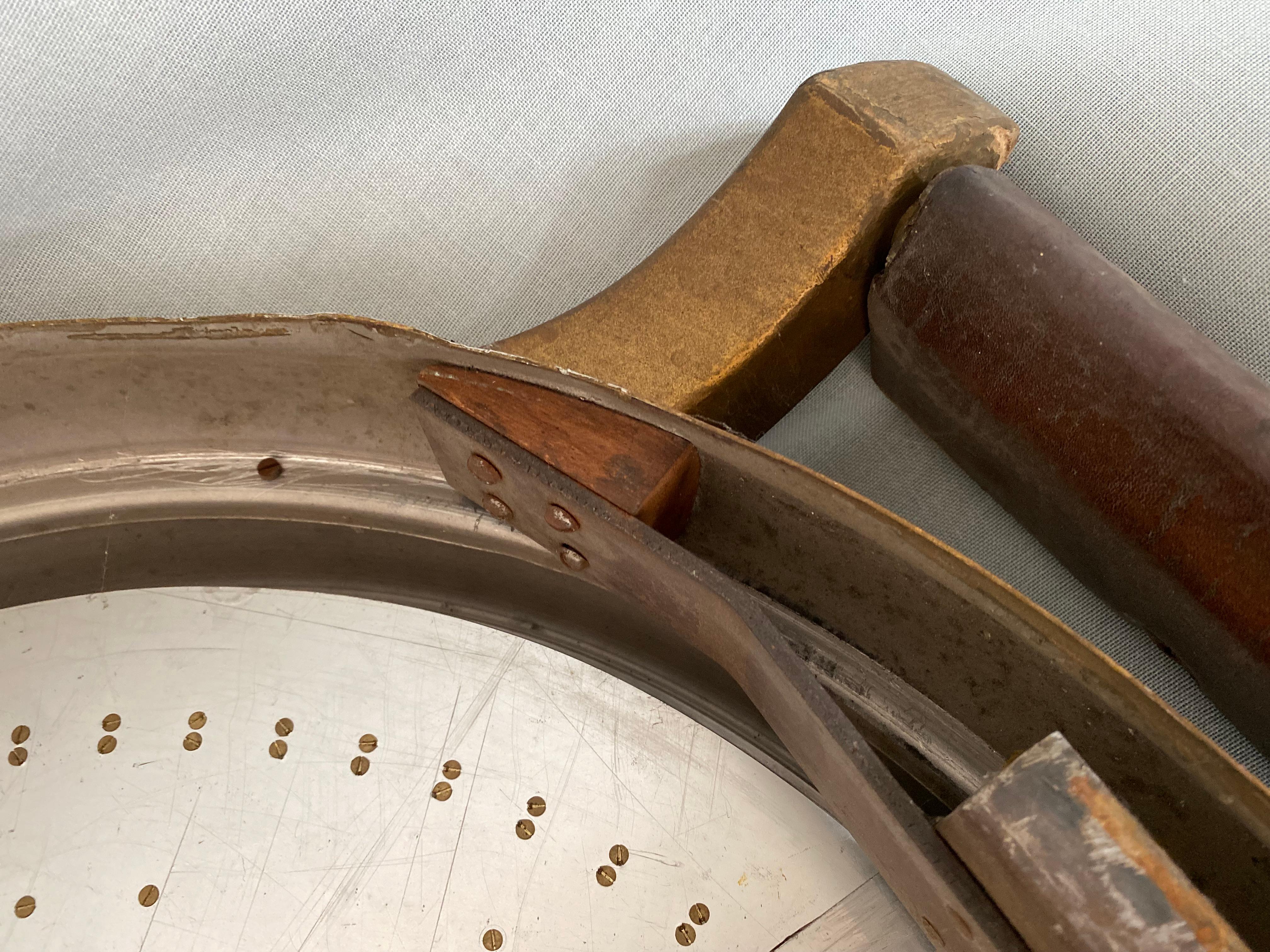 Große antike Advertisement-Armbanduhr der Schweizer Uhrmacherin „Certina“ im Angebot 8