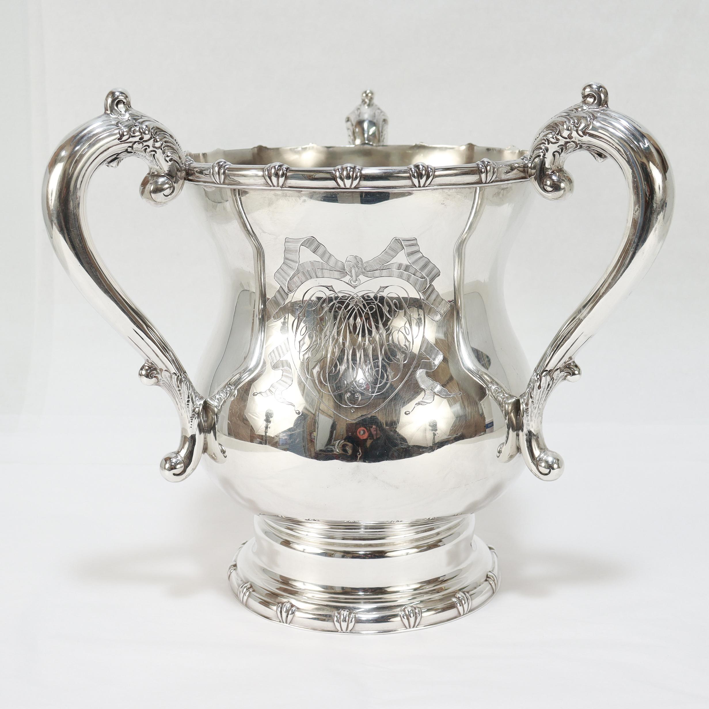 Grande tazza antica in argento Sterling Silver di Howard & Co. In condizioni buone in vendita a Philadelphia, PA