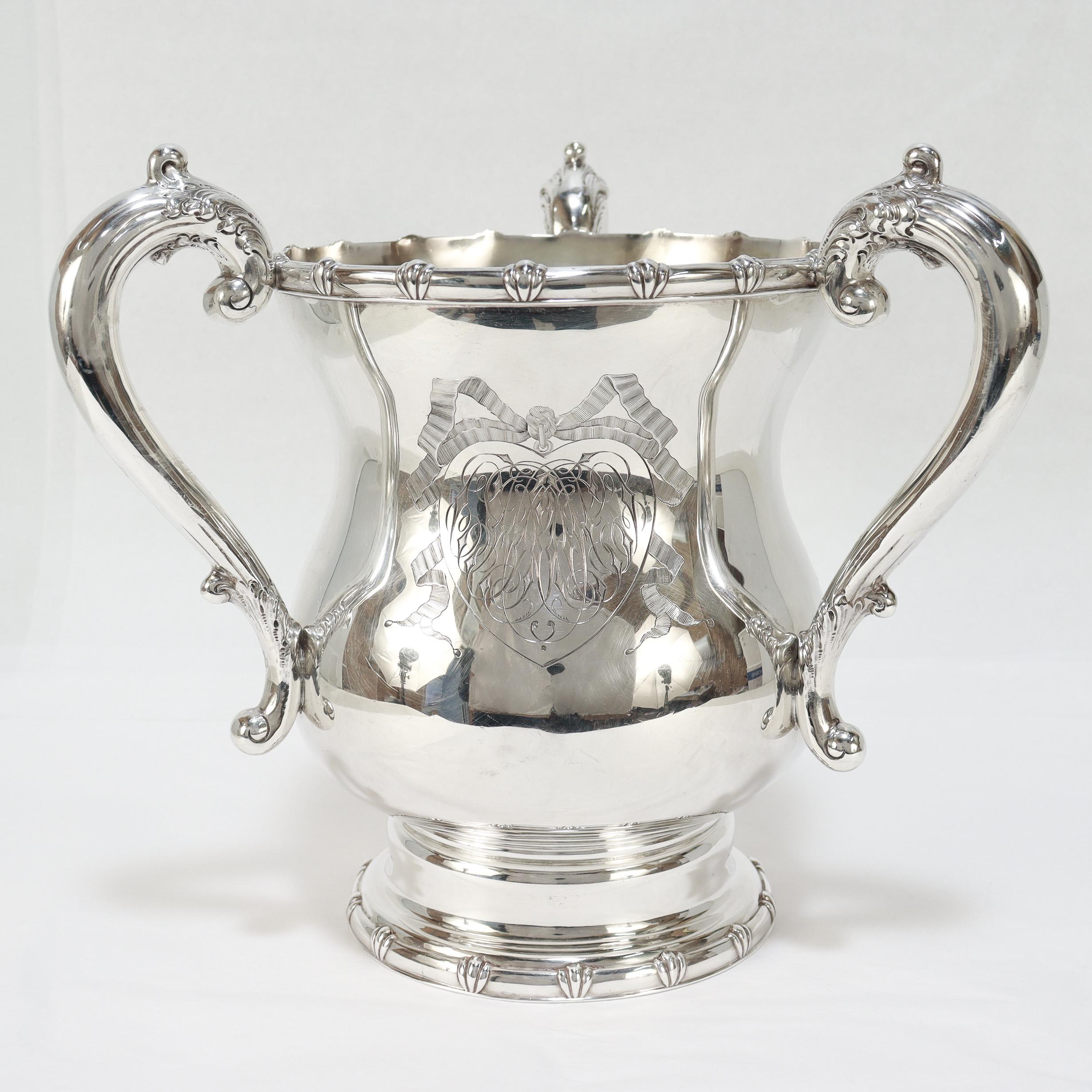 Argento 925 Grande tazza antica in argento Sterling Silver di Howard & Co. in vendita