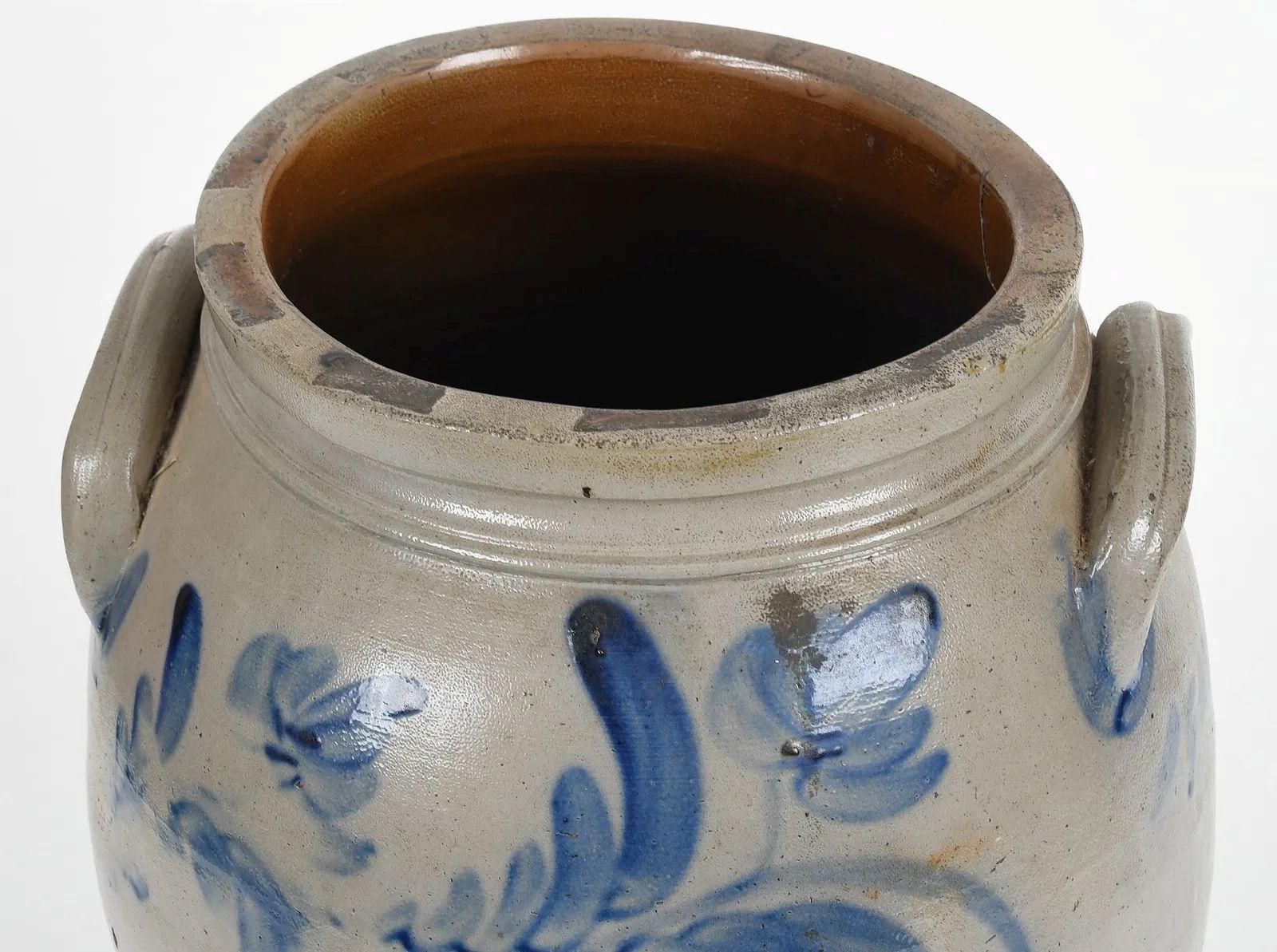 Grès Grande cruche ancienne en grès américain, décoration bleu cobalt, 19e siècle (5 gallons) en vente