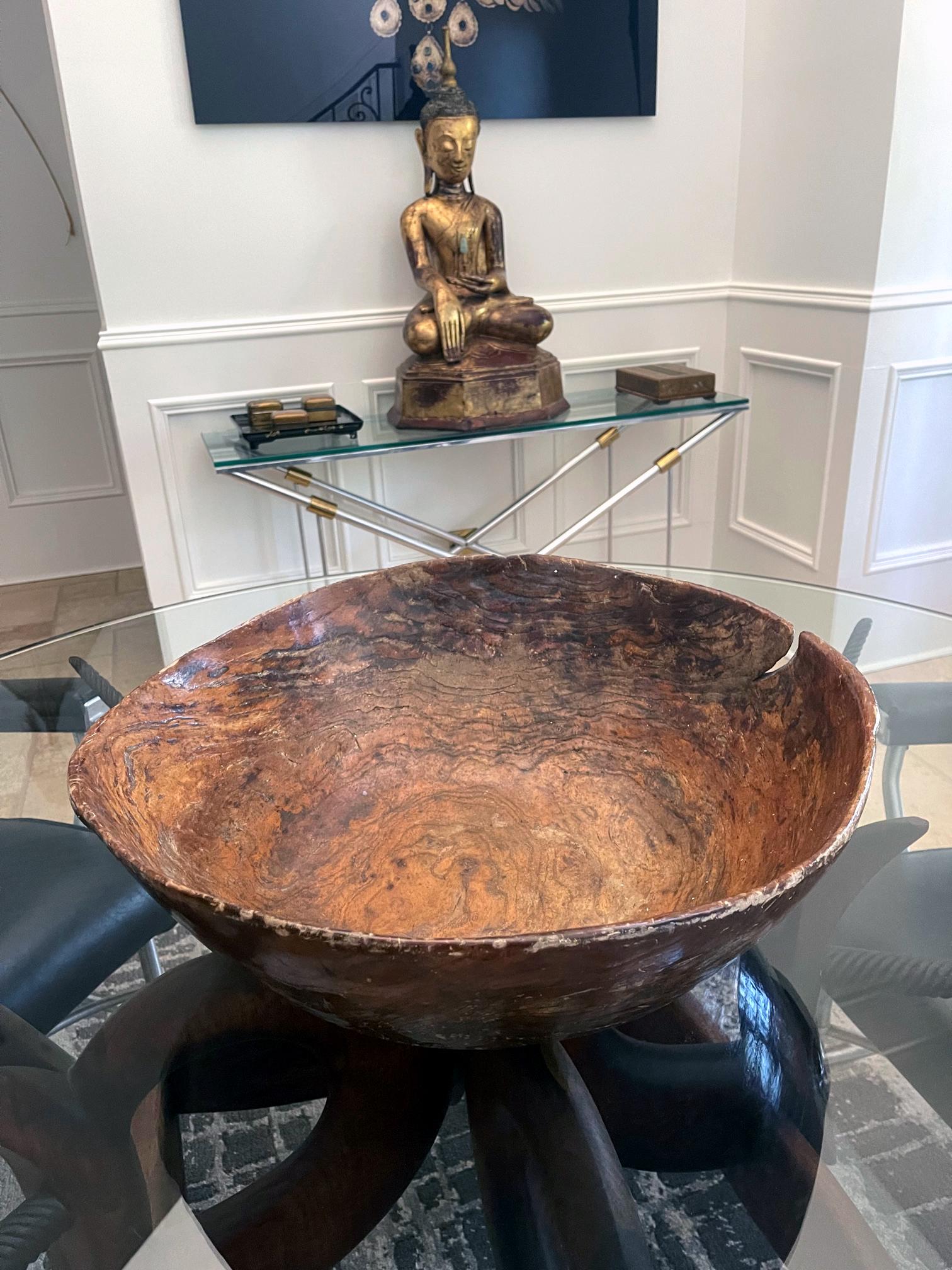 Large Antique Americana Carved Elm Burl Bowl with Handles For Sale 9