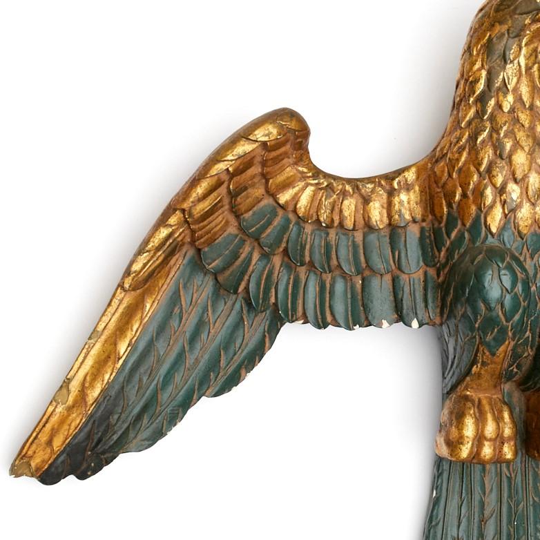 Américain Grand aigle  ailes dployes amricain ancien en pltre peint en vert fort et dor  en vente