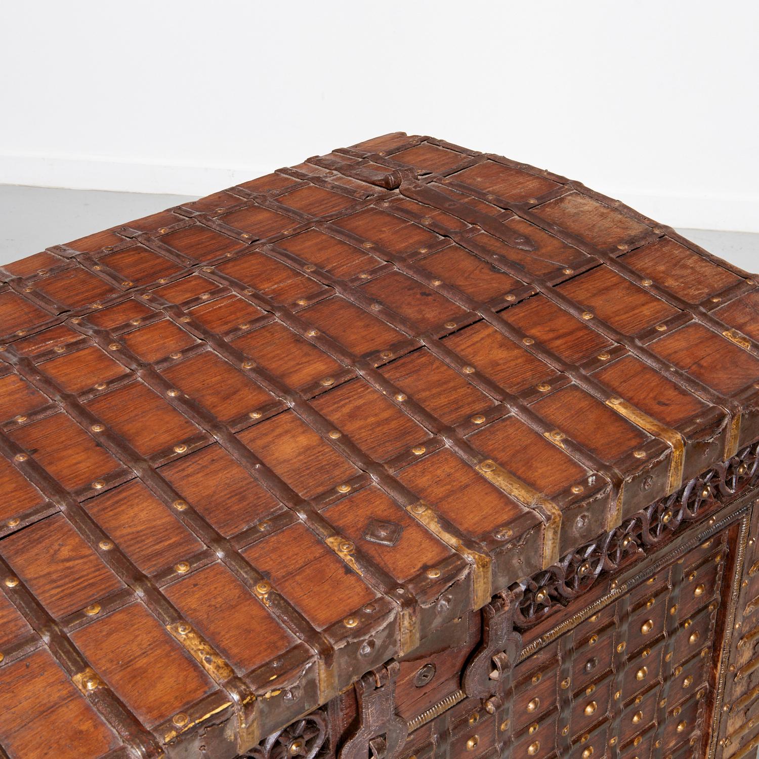 Large Antique Anglo-Indian Ironbound Pitara Coffer with Hammered Copper Elements In Good Condition For Sale In Morristown, NJ