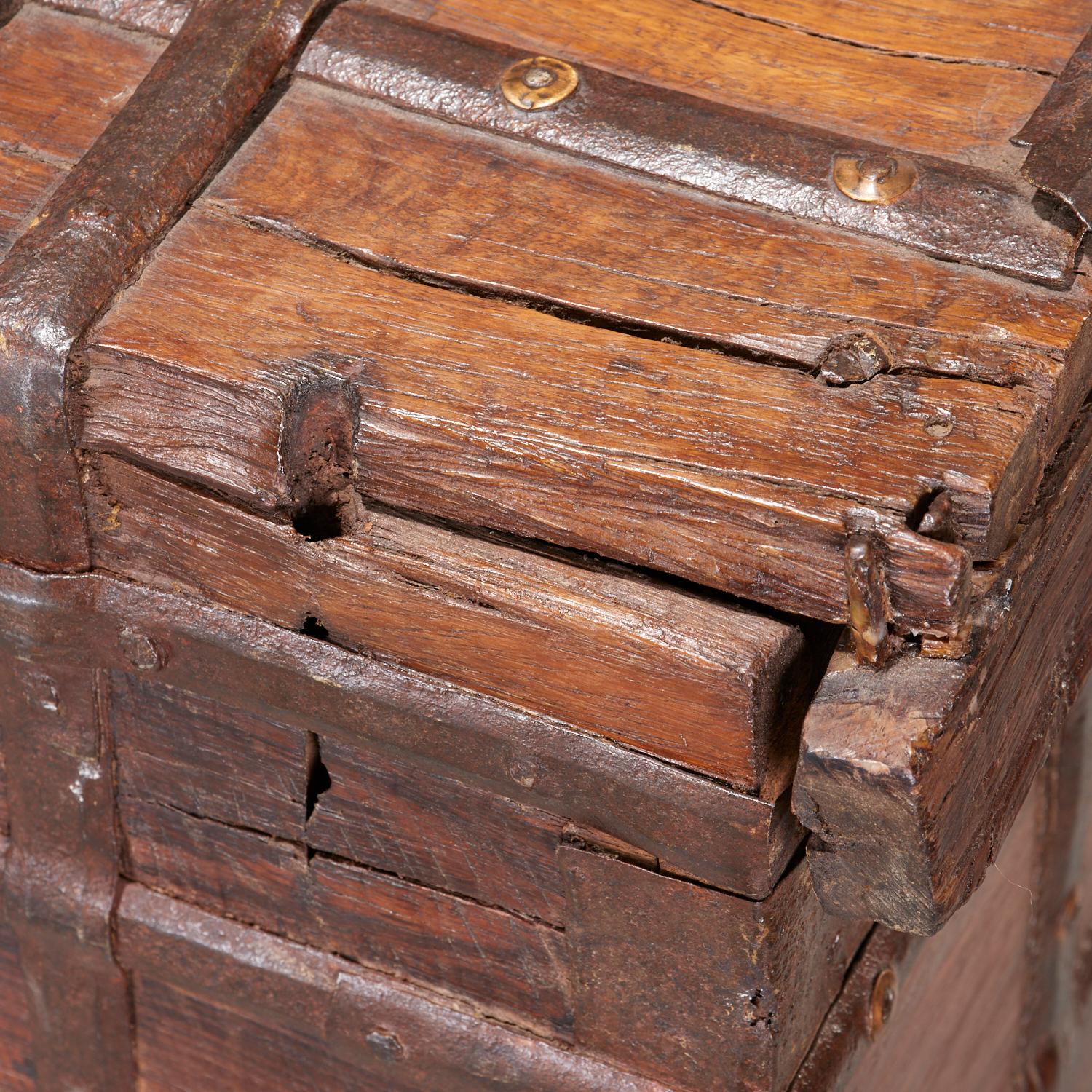 Large Antique Anglo-Indian Ironbound Pitara Coffer with Hammered Copper Elements For Sale 5