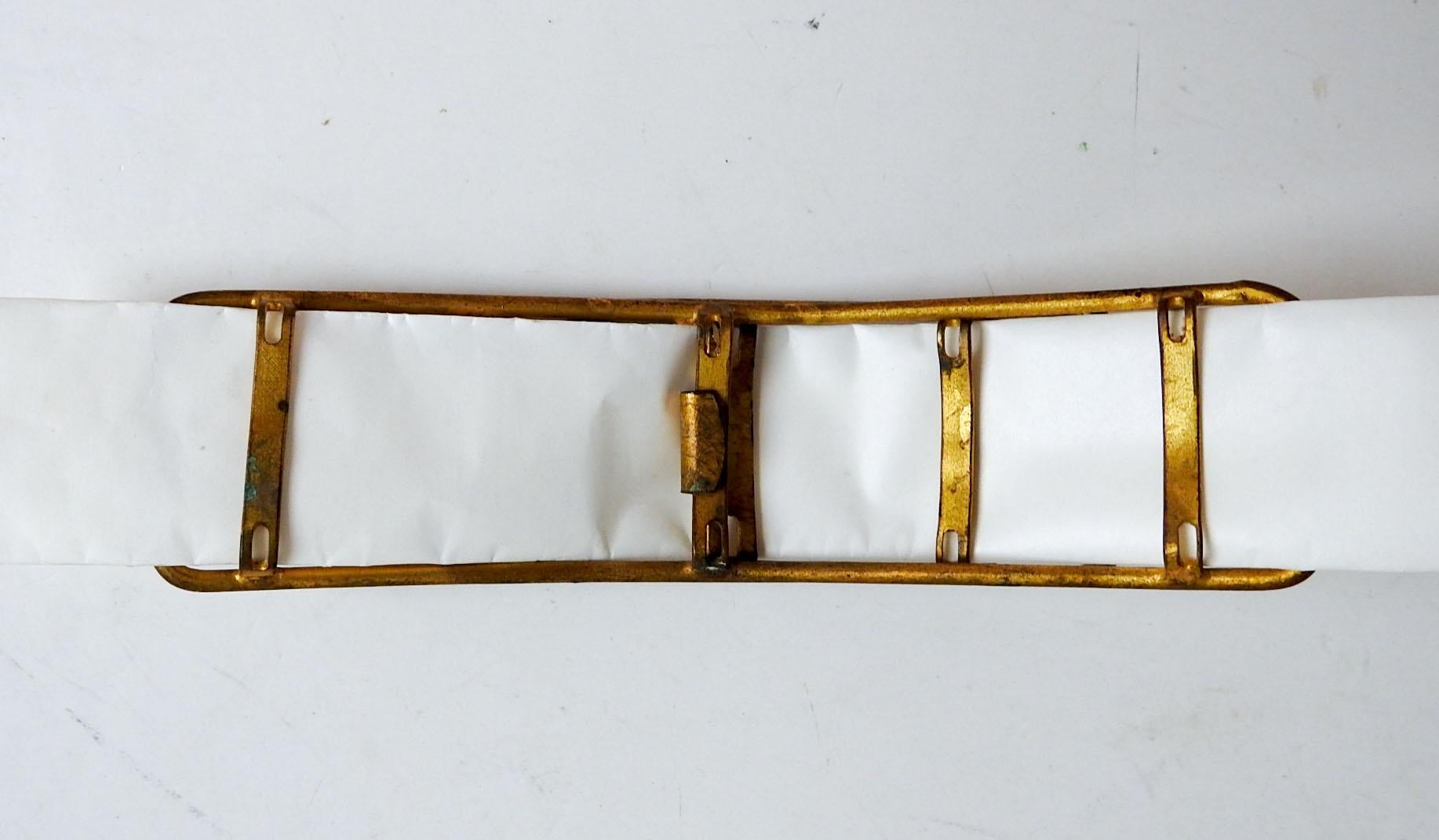 Große antike Art nouveau-Gürtelschnalle aus vergoldetem Messing mit Schärpe (Metall) im Angebot