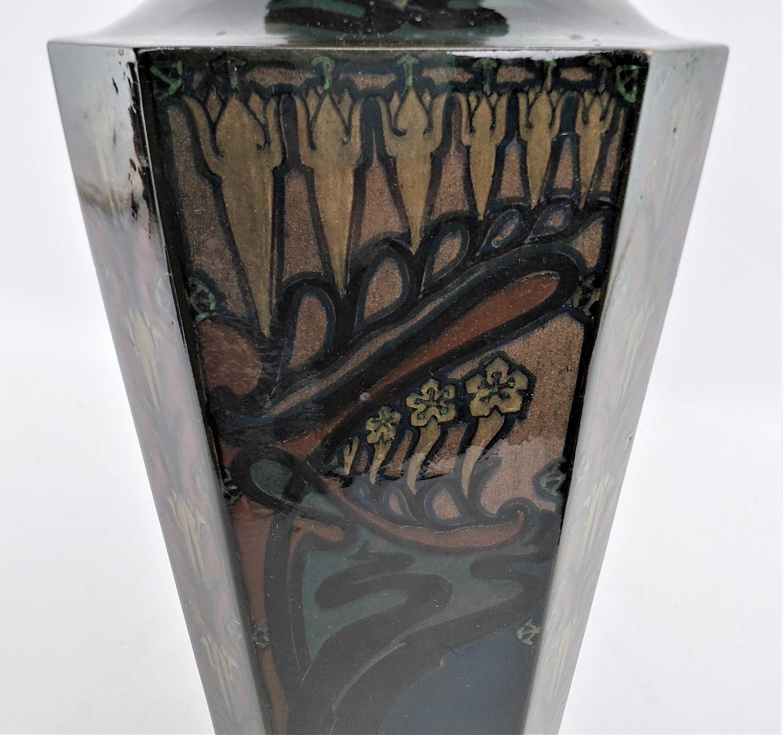 Grand vase ancien en poterie d'art Art nouveau de Rozenburg avec décoration de paysage en vente 5