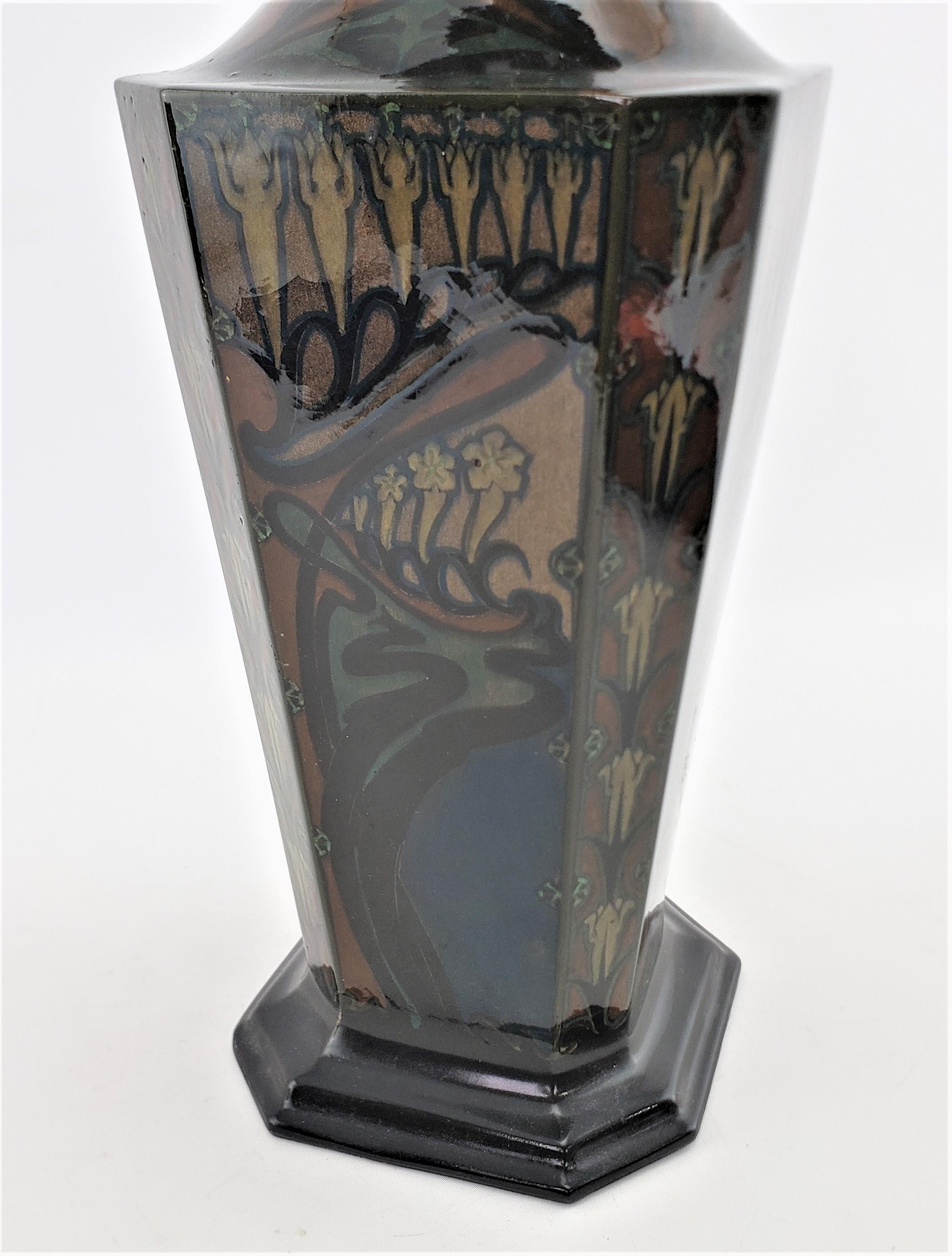 Grand vase ancien en poterie d'art Art nouveau de Rozenburg avec décoration de paysage en vente 6