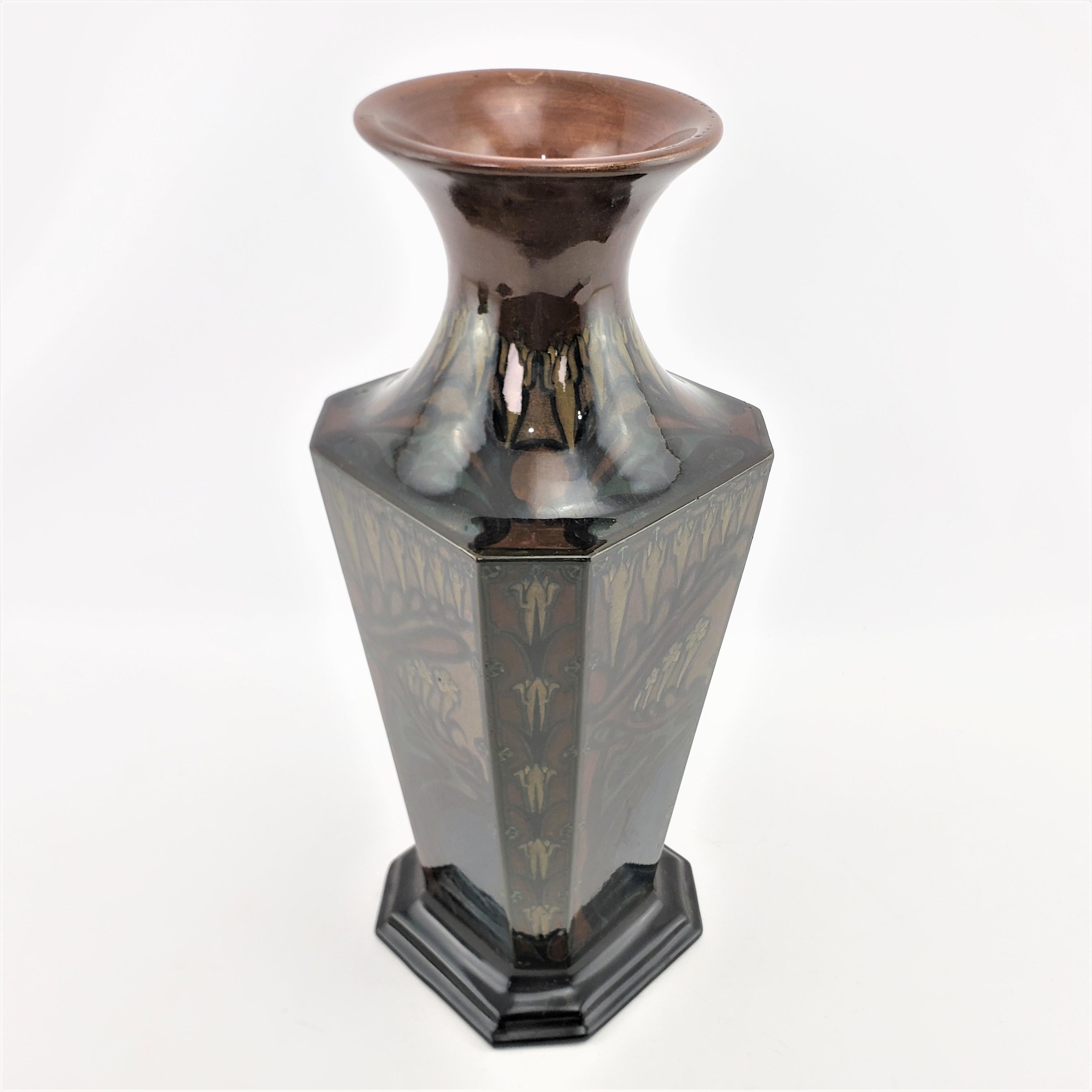 Poteries Grand vase ancien en poterie d'art Art nouveau de Rozenburg avec décoration de paysage en vente