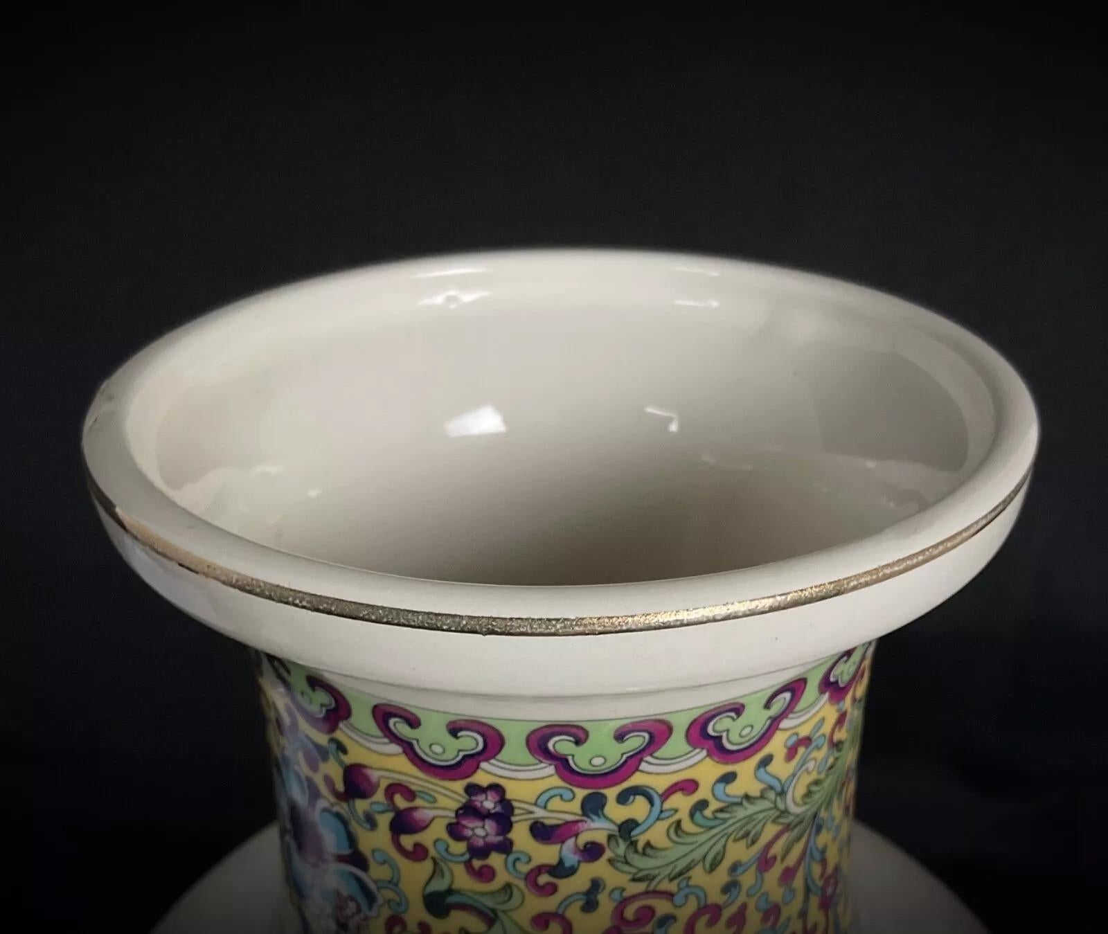 Große antike asiatische Vase - florale & traditionelle Motive - signiert - 2Y395 (19. Jahrhundert) im Angebot