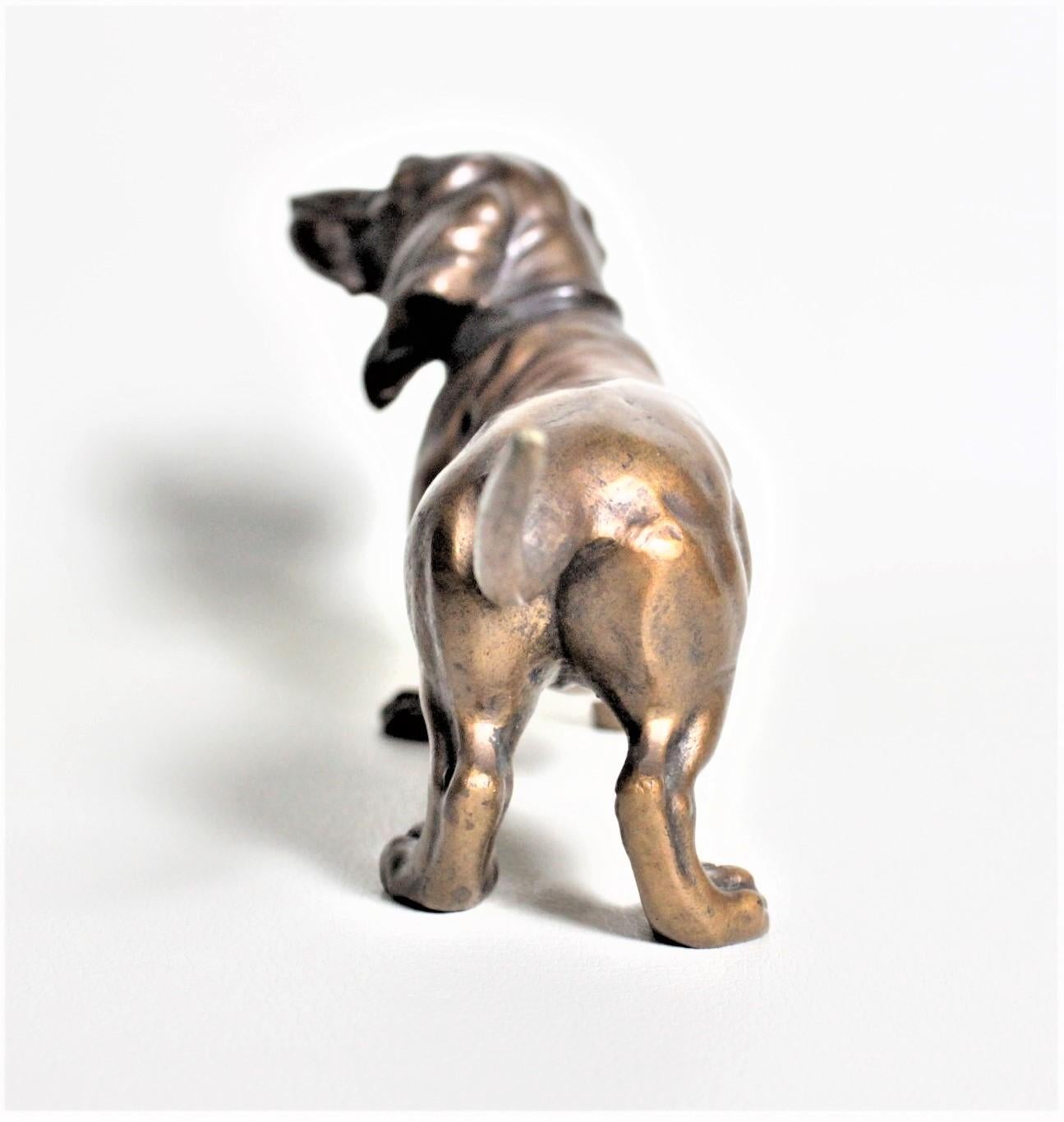 Große antike österreichische Kaltbemalte Bronze- Basset-Hunde-Figur (Gegossen) im Angebot