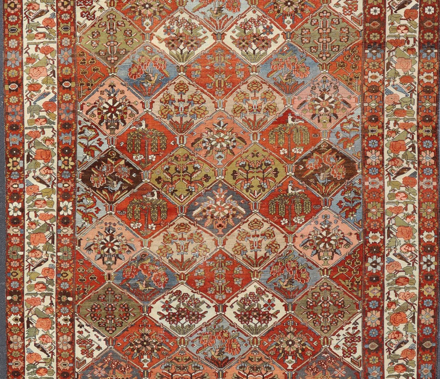 Grand tapis ancien Bakhtiari avec motif de jardin en forme de diamant 12'1 x 18'0 en vente 2