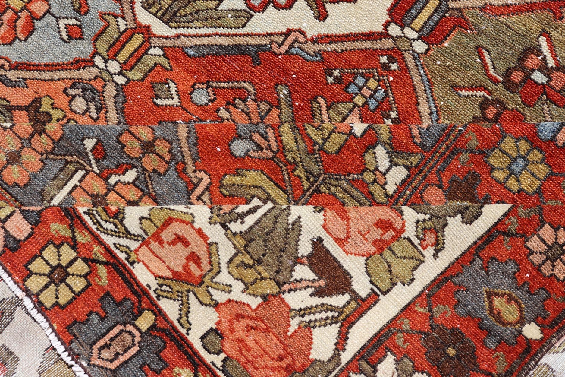 Grand tapis ancien Bakhtiari avec motif de jardin en forme de diamant 12'1 x 18'0 en vente 4