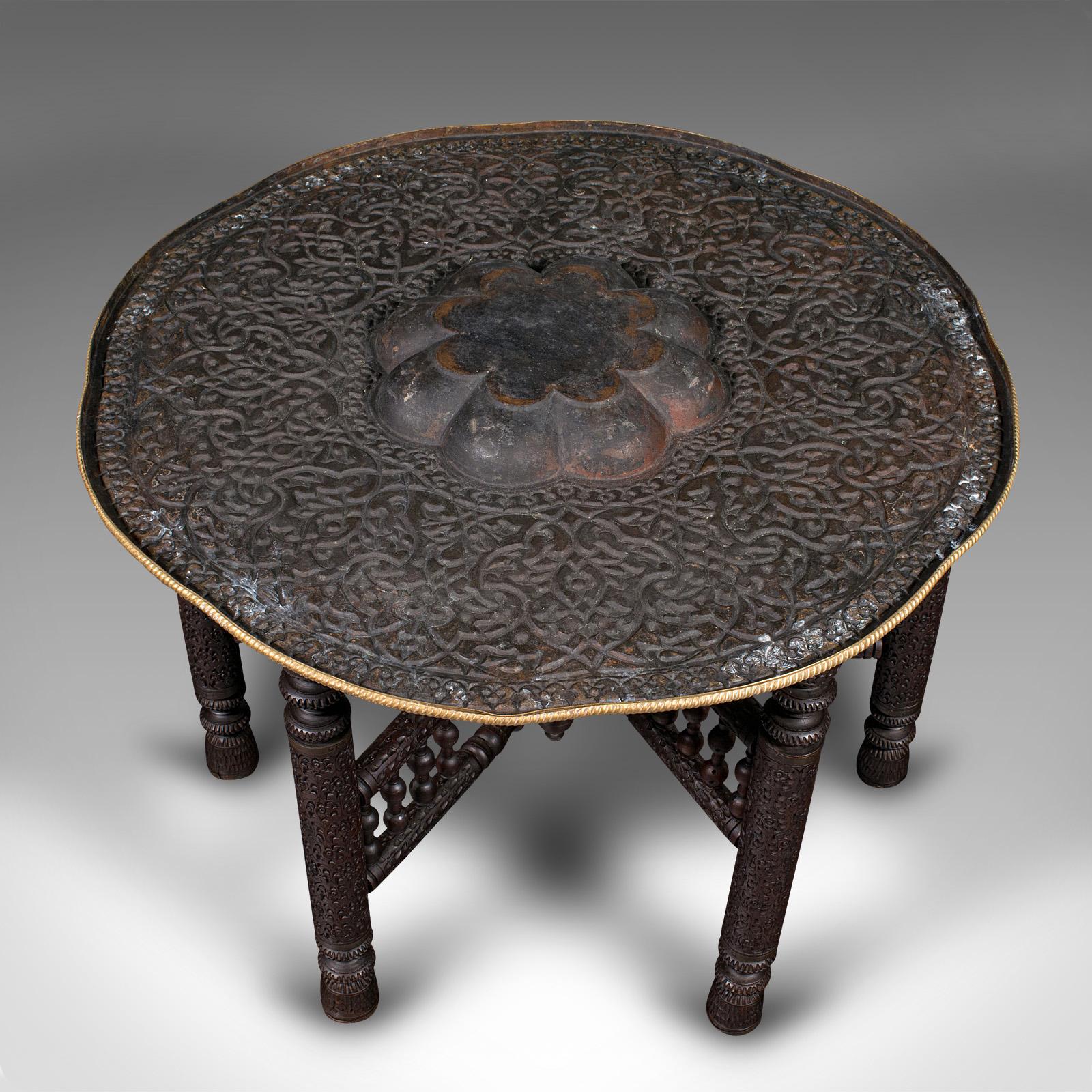 Grande table à thé berbère ancienne, Moyen-Orient, laiton, teck, Campaigner, Circa 1920 en vente 1