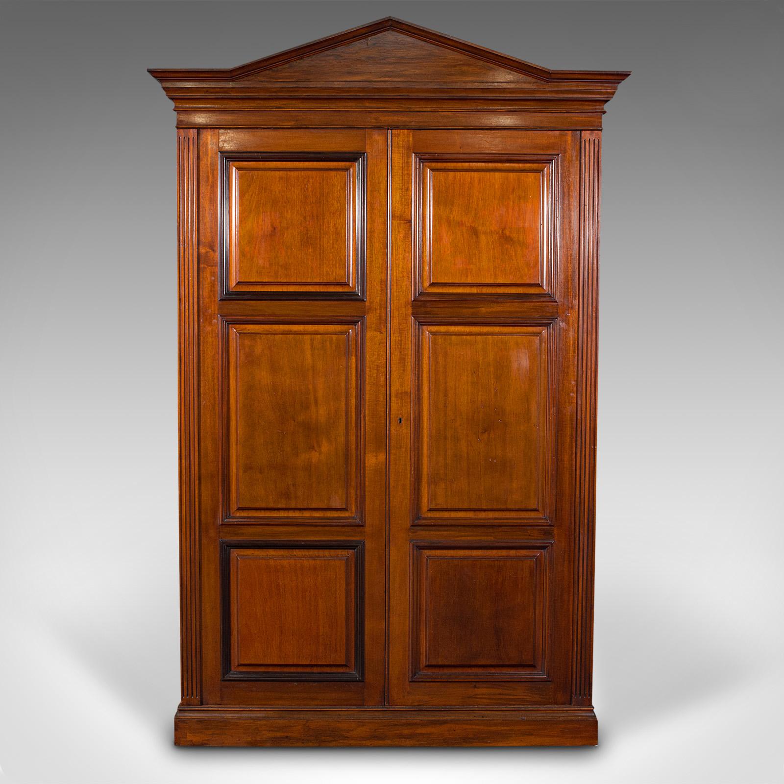 This is a large antique billiards cue cupboard. An English, mahogany pool, snooker or drinks cabinet, dating to the Edwardian period, circa 1910.

Of exceptional finish and proportion, set to grace the grandest of games rooms
Displays a desirable