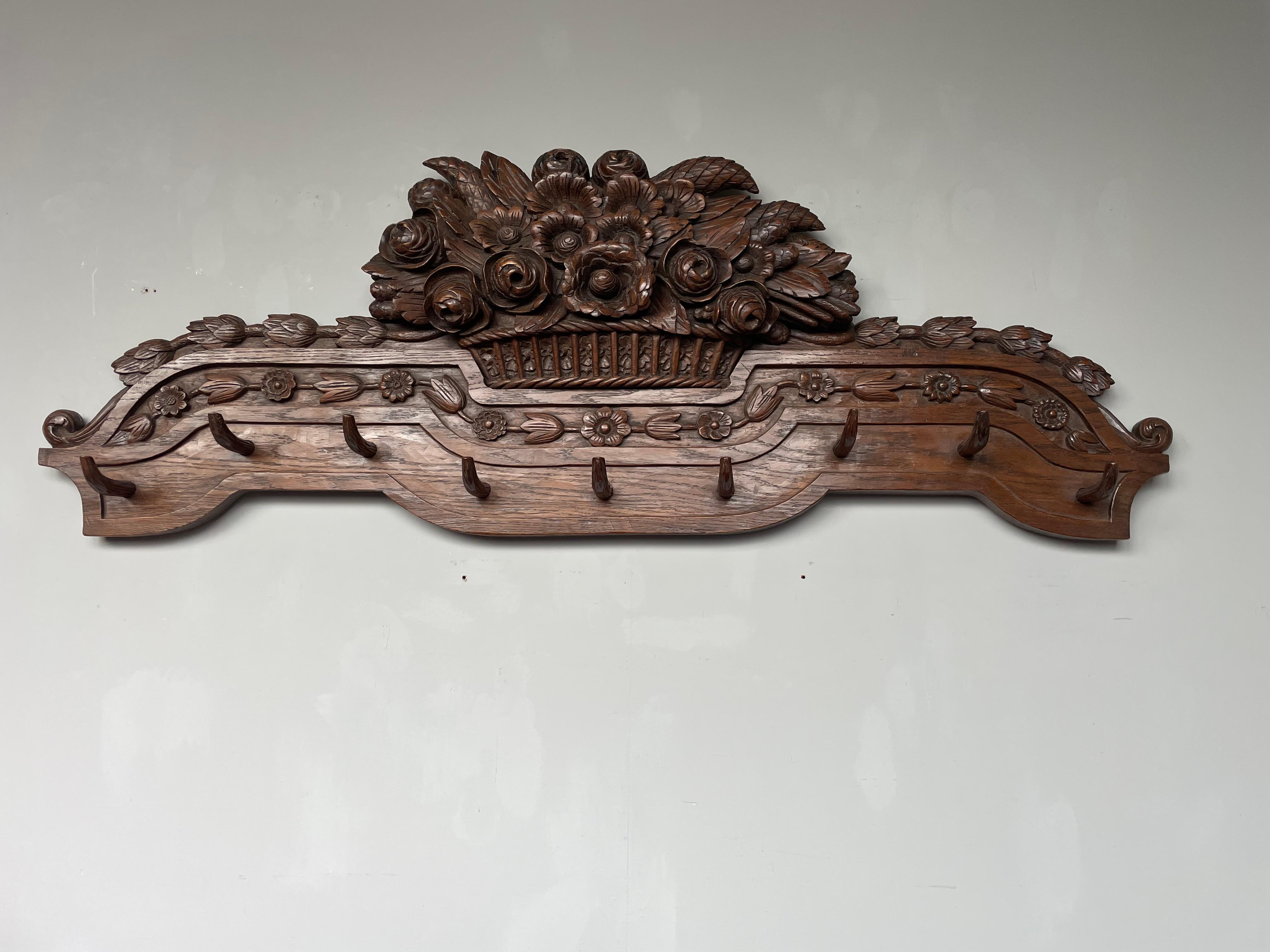 Large Antique Black Forest Wall Coat Rack w. Hand Carved Basket of Flowers 1890s In Excellent Condition For Sale In Lisse, NL