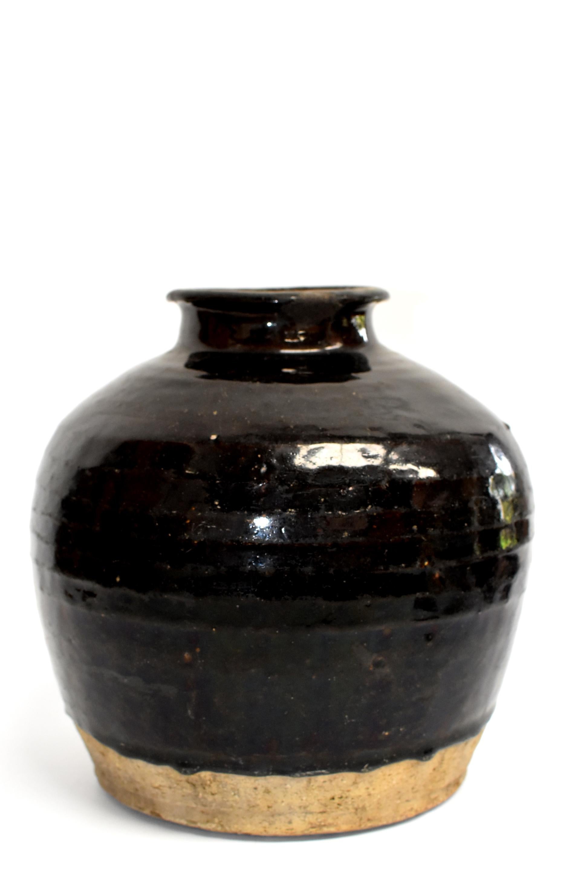 Grande jarre noire ancienne:: poterie chinoise faite à la main 2