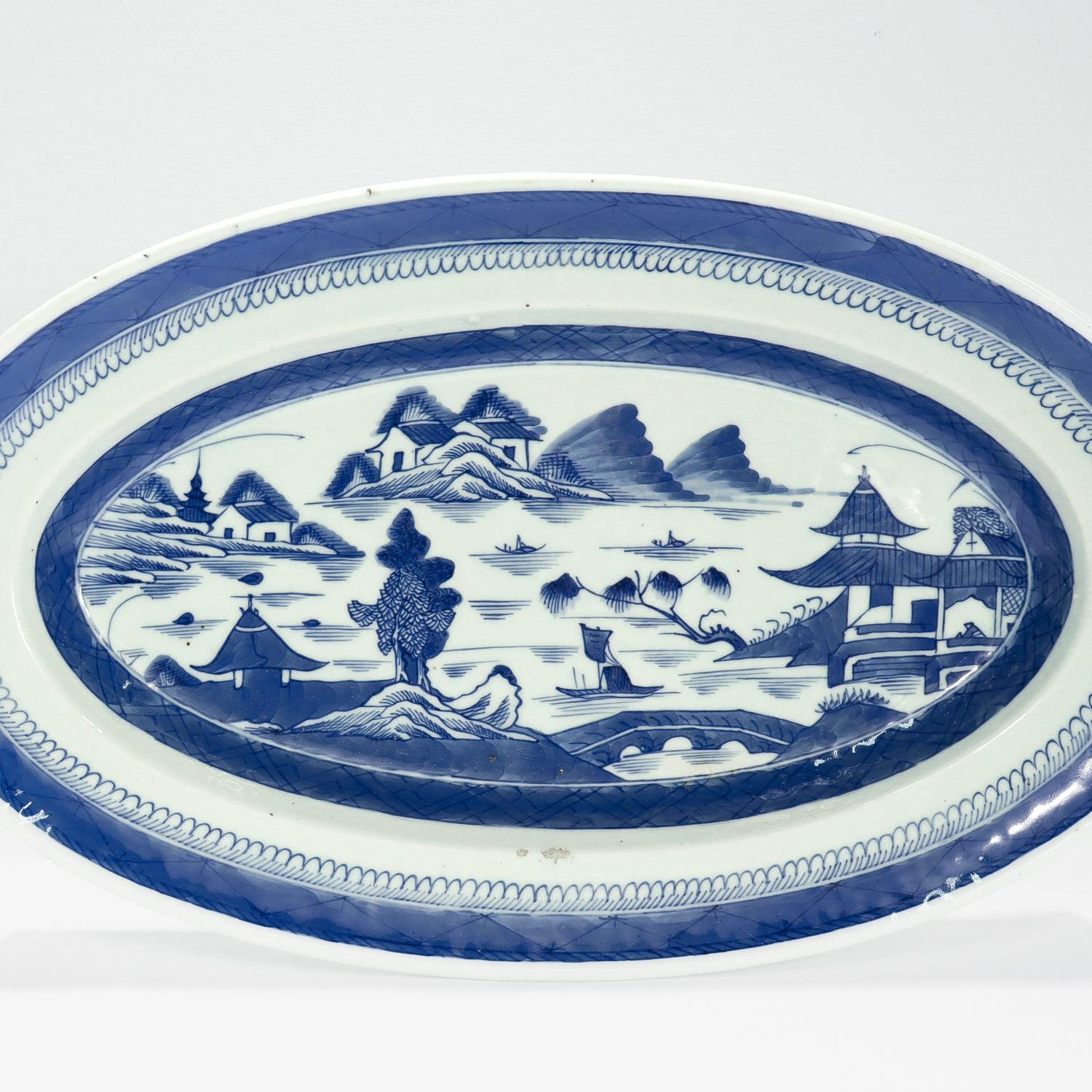 Large Antique Blue & White Canton Chinese Export Porcelain Fish Platter or Tray In Good Condition For Sale In Philadelphia, PA