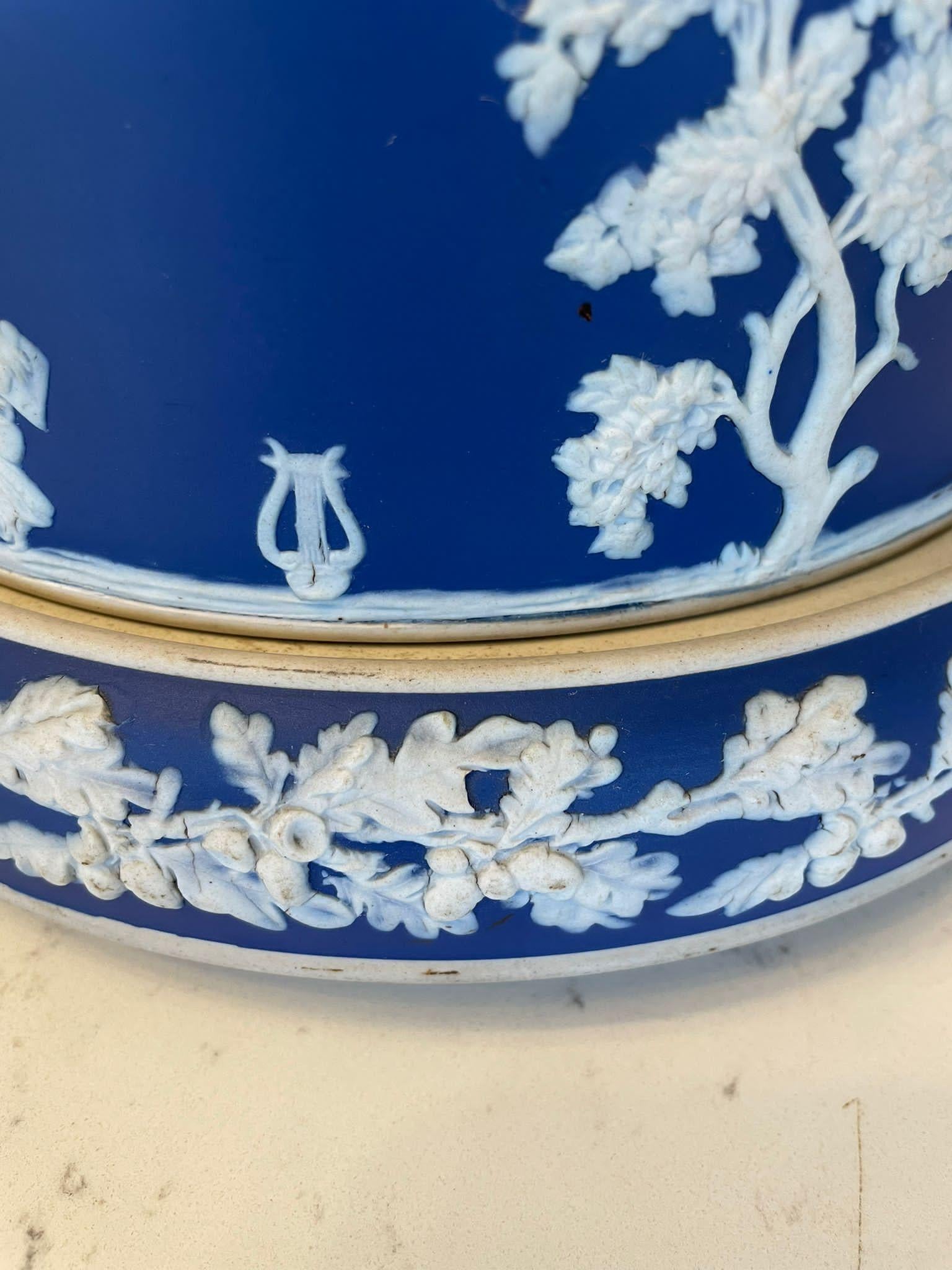 Large Antique Blue & White Wedgwood Jasperware Cheese Dish 7