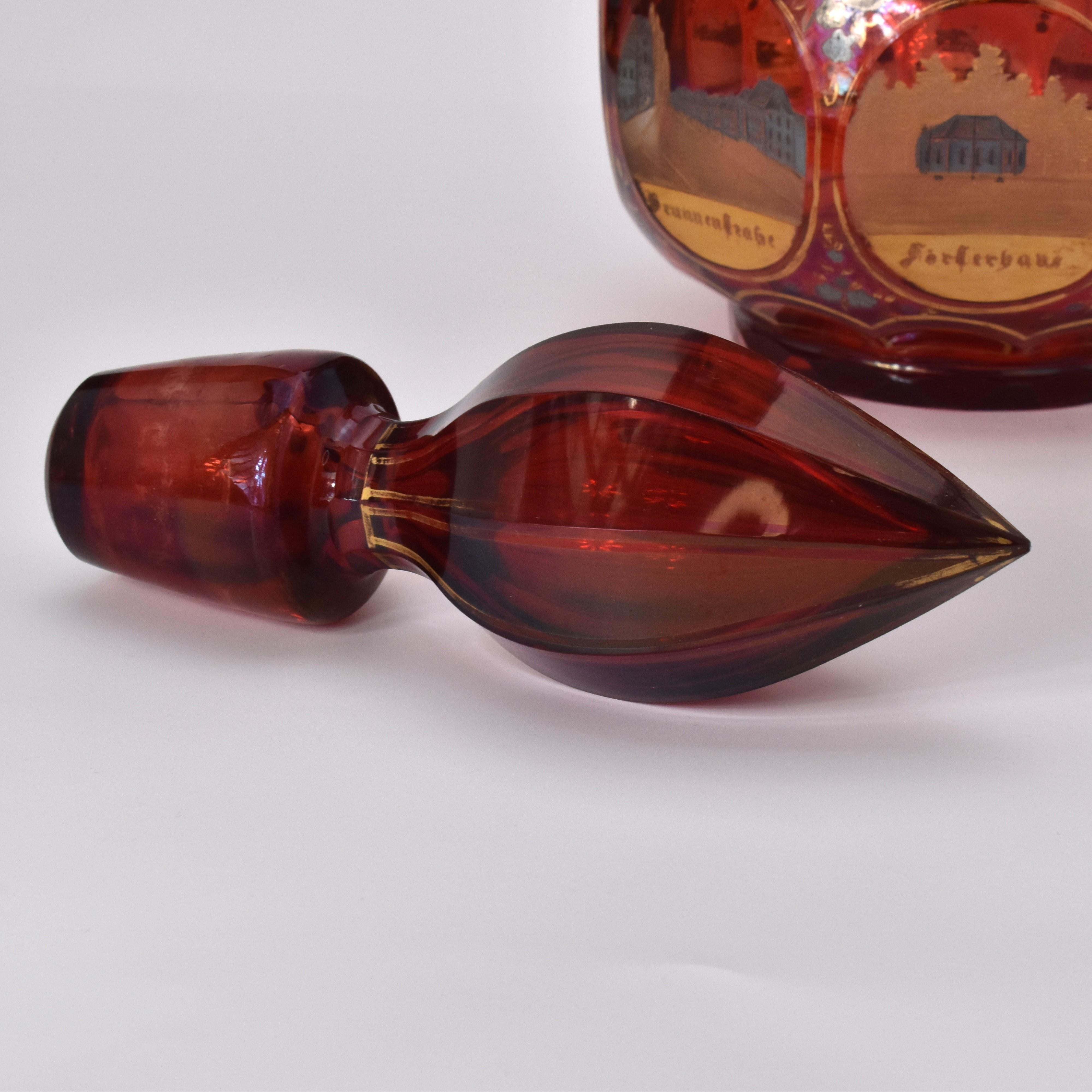 Grande carafe de Bohème ancienne en verre taillé rouge rubis, 19ème siècle en vente 3