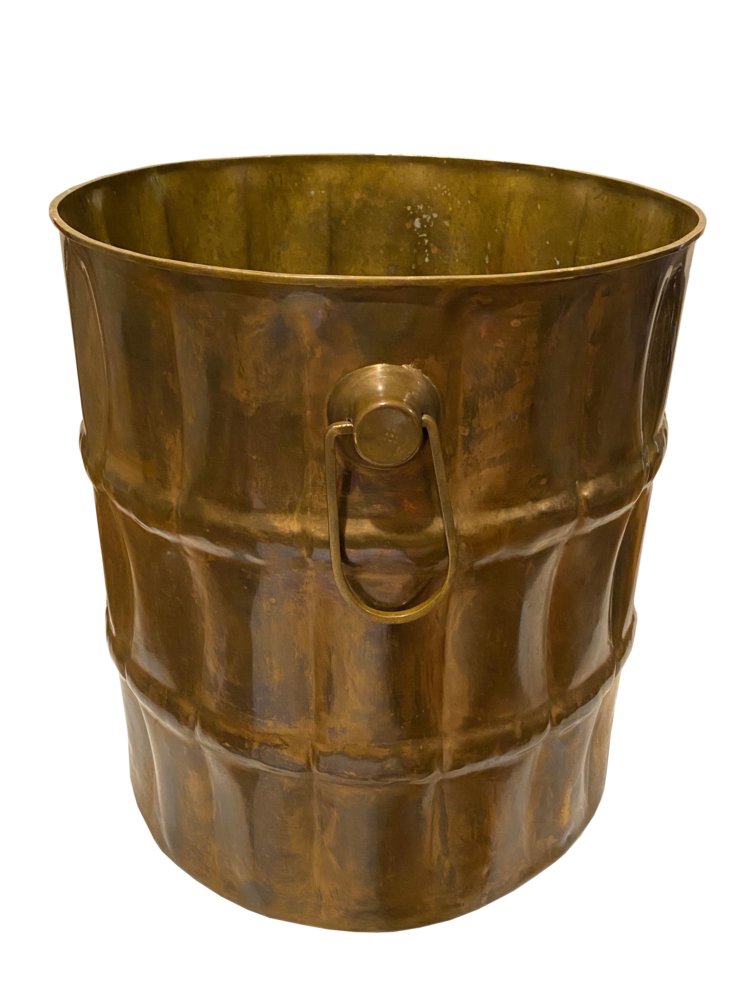 20ième siècle Grande jardinière ancienne avec poignées en vente