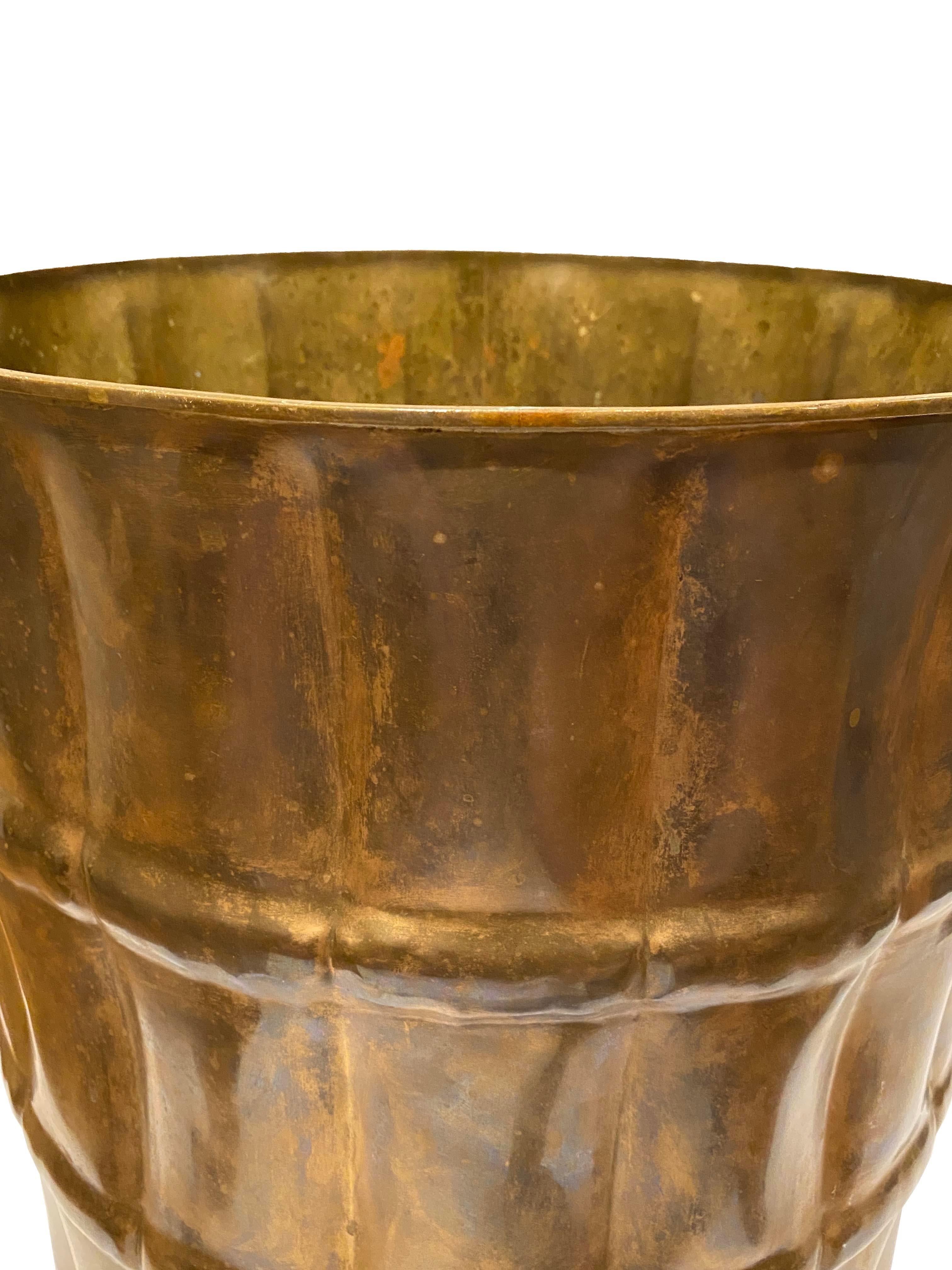 Grande jardinière ancienne avec poignées en vente 4