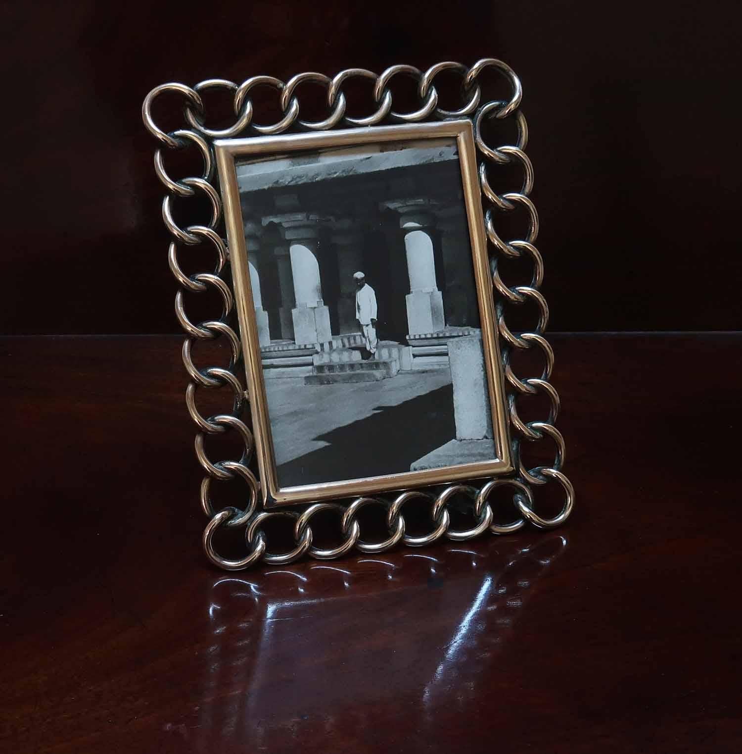 Altro Antique Brass Ring Photograph Frame. English, Late 19th Century in vendita