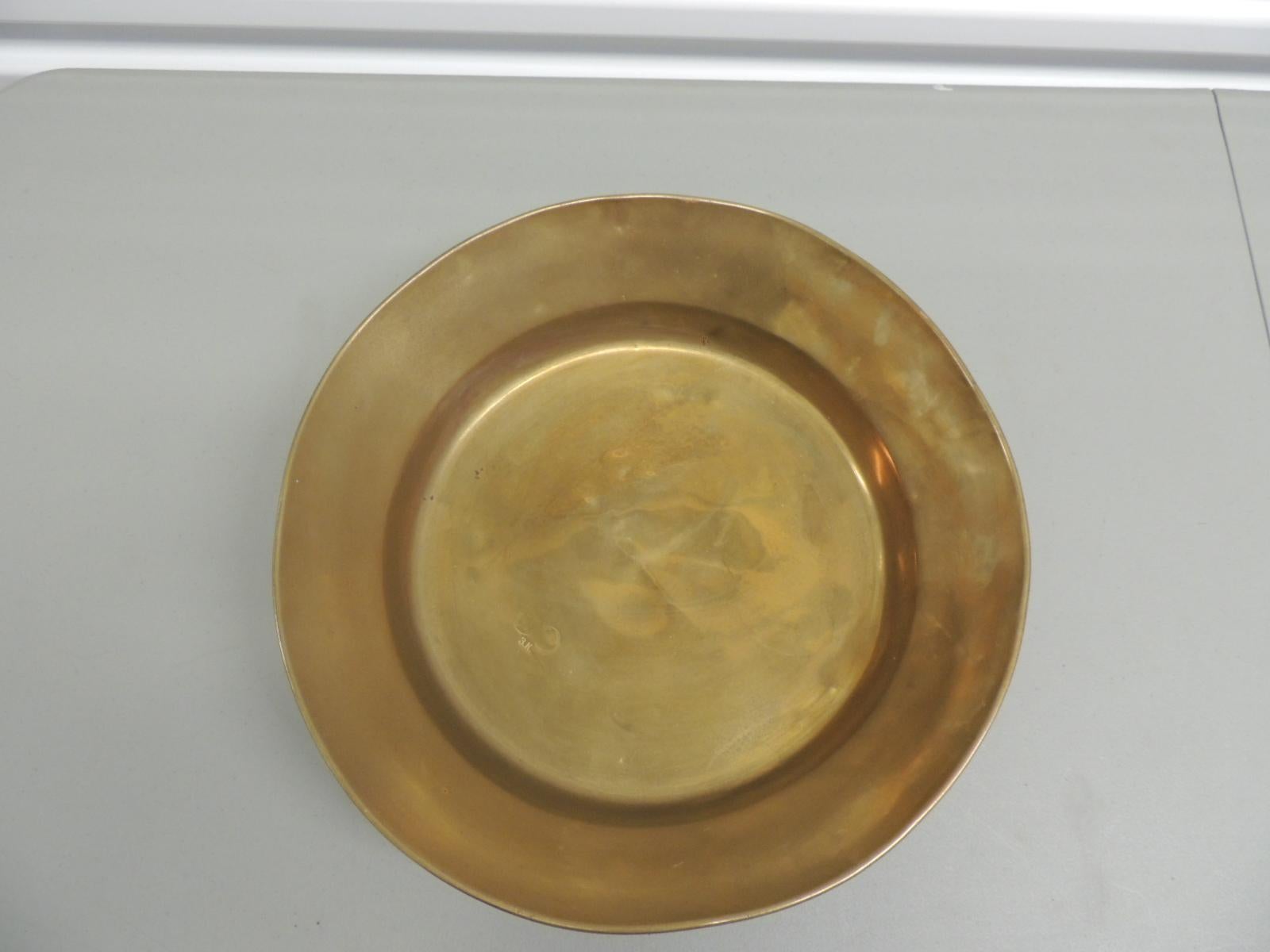 Antique brass Russian fruit bowl
3 Kilos measurement of rice,
circa 1910.
Decorative use only.