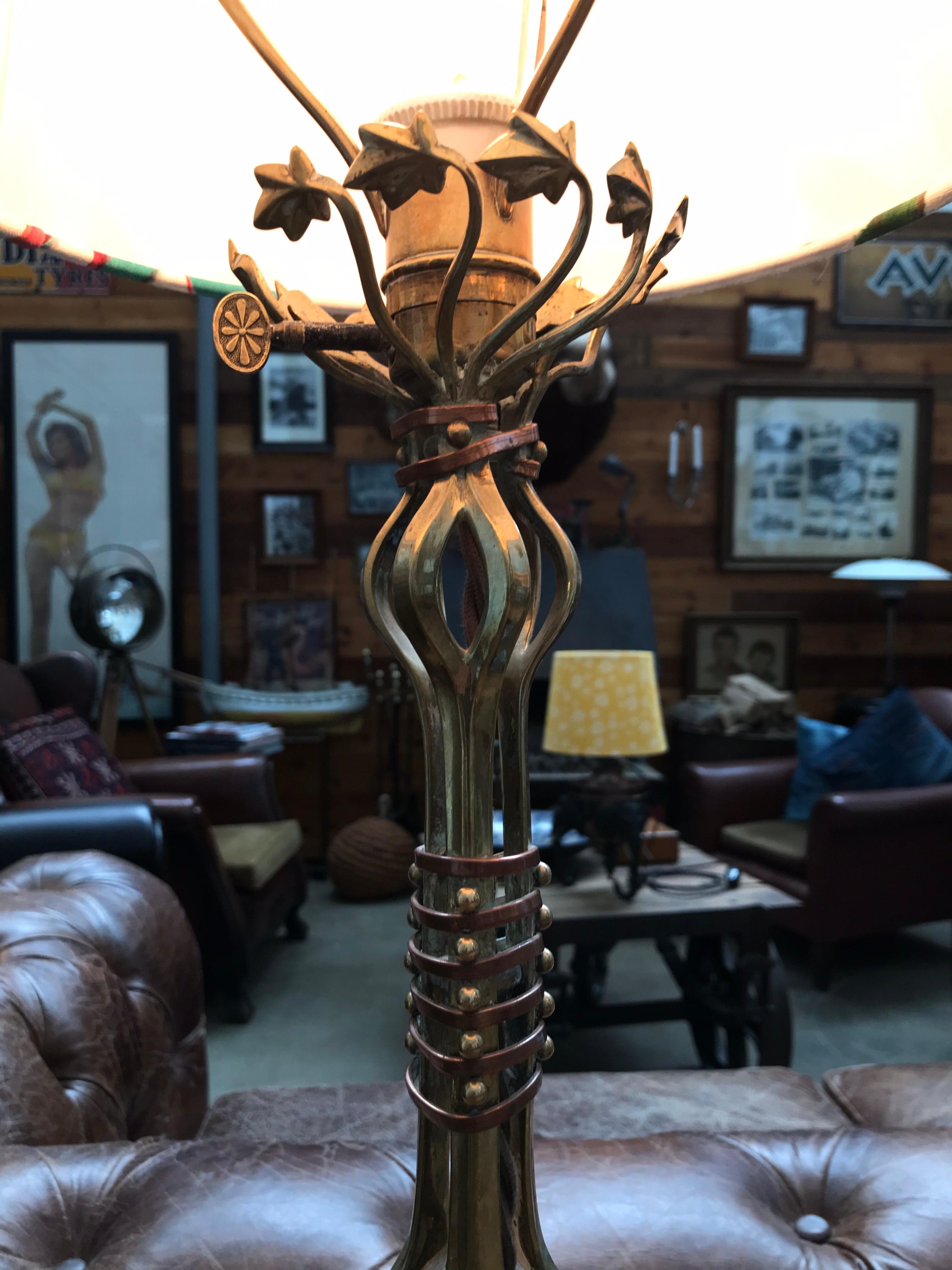 Large antique brass Arts and Crafts table lamp in the manner of WAS Benson.
Beautiful English country house style.
Rewired and can be mounted with an EU or US plug.
Shade not included 