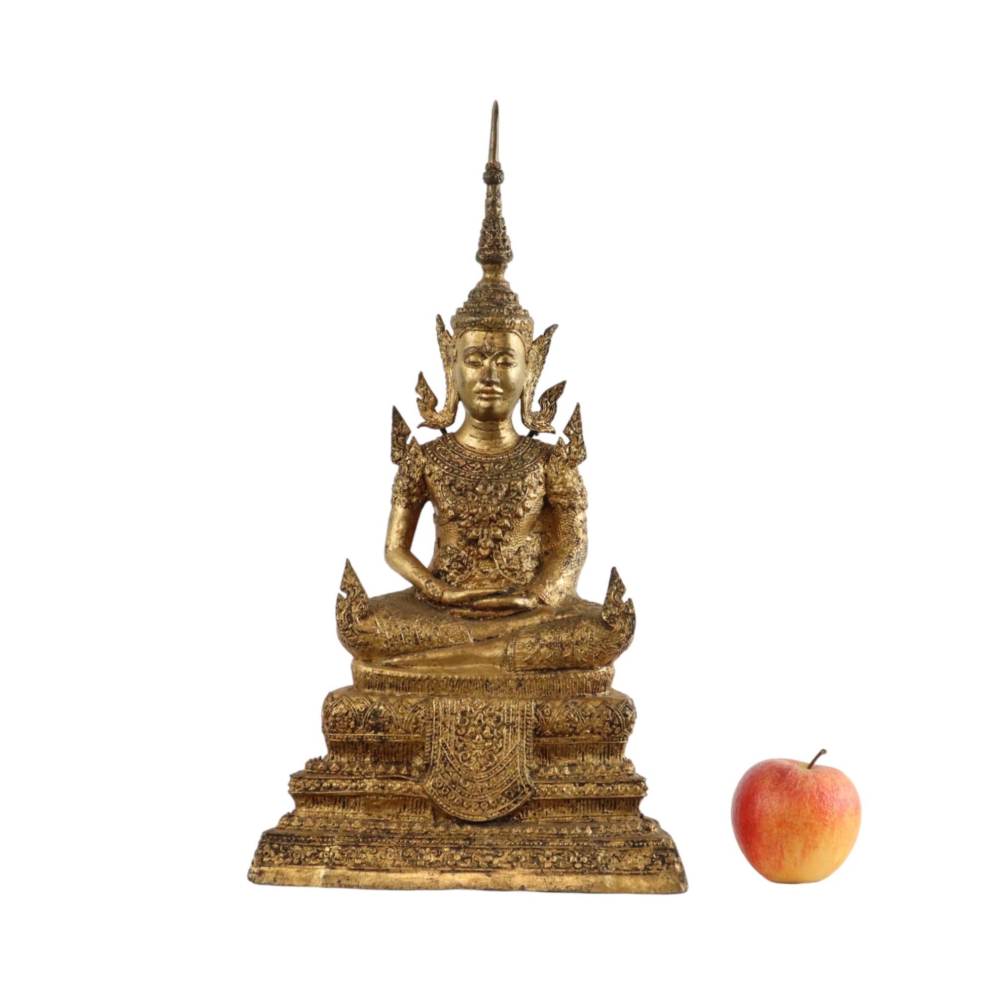 Fantastic authentic and antique bronze Buddha from Thailand from the Rattanakosin period, a large specimen gilded with 24 carat gold leaf, circa mid-19th century, this is the Dhyana mudra Buddha, the meditating Buddha, this object comes from a