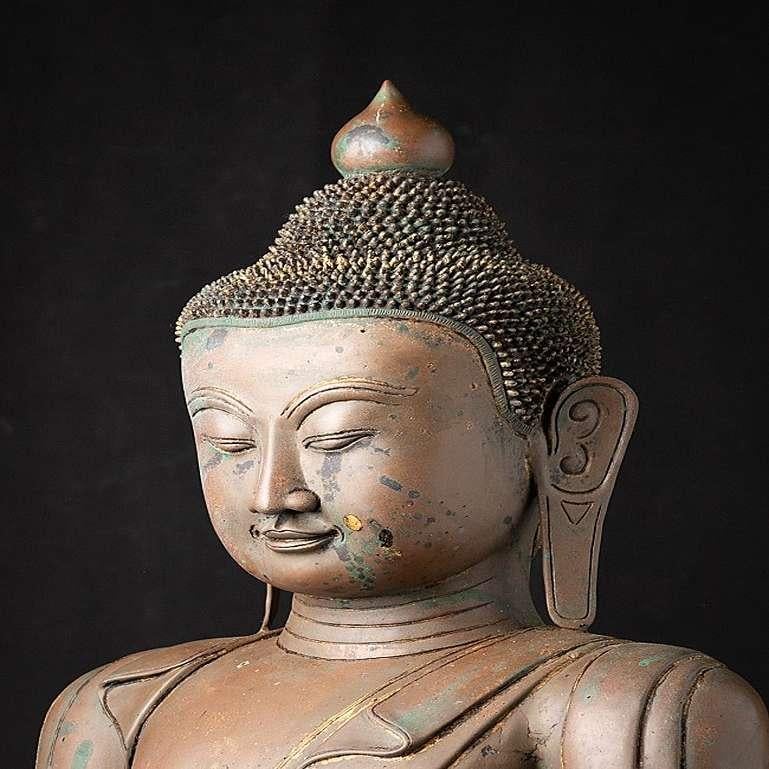 Large Antique Bronze Buddha Statue from Burma For Sale 1