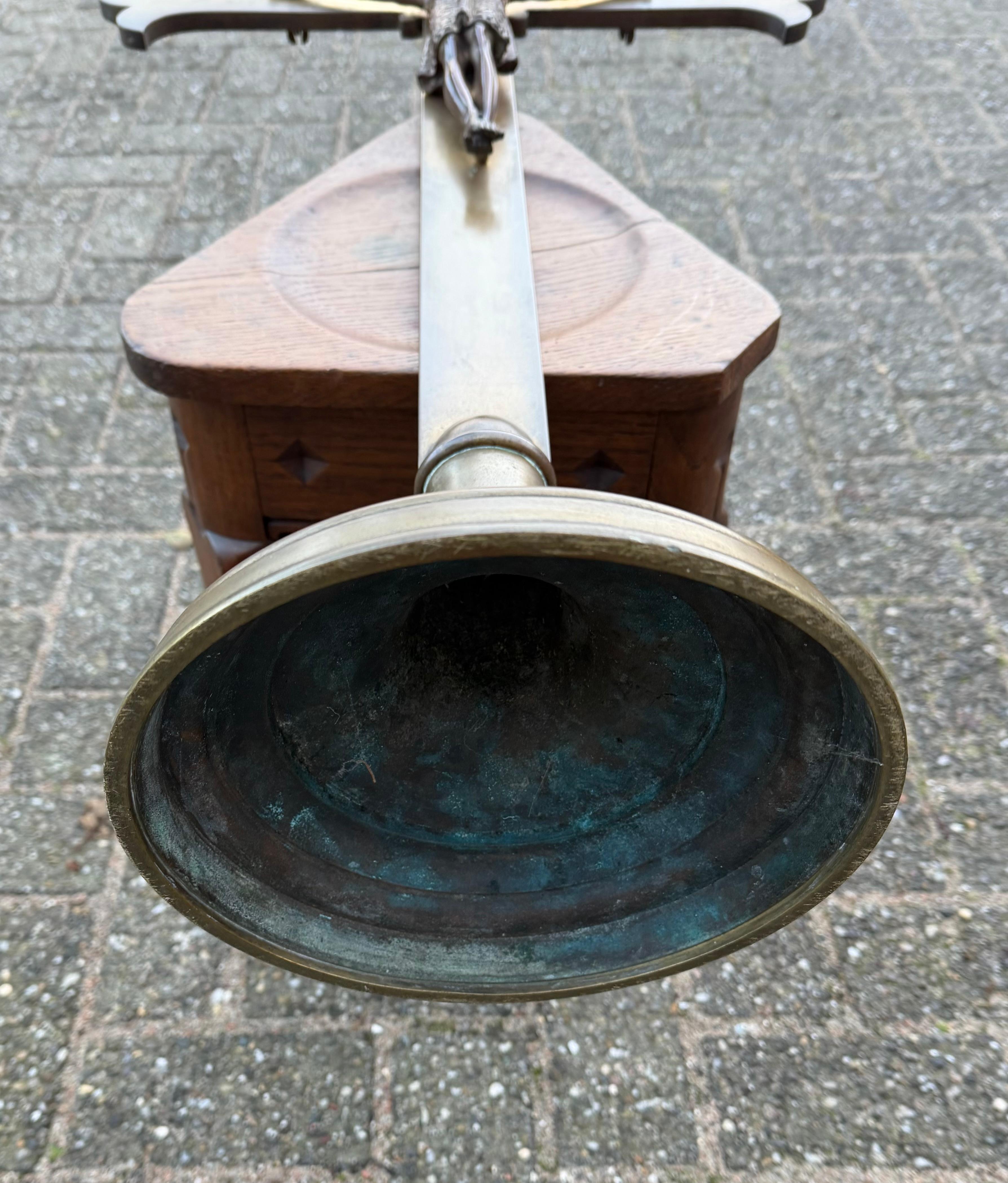 Large Antique Bronze Church Altar Crucifix with Finely Detailed Corpus of Christ im Angebot 13