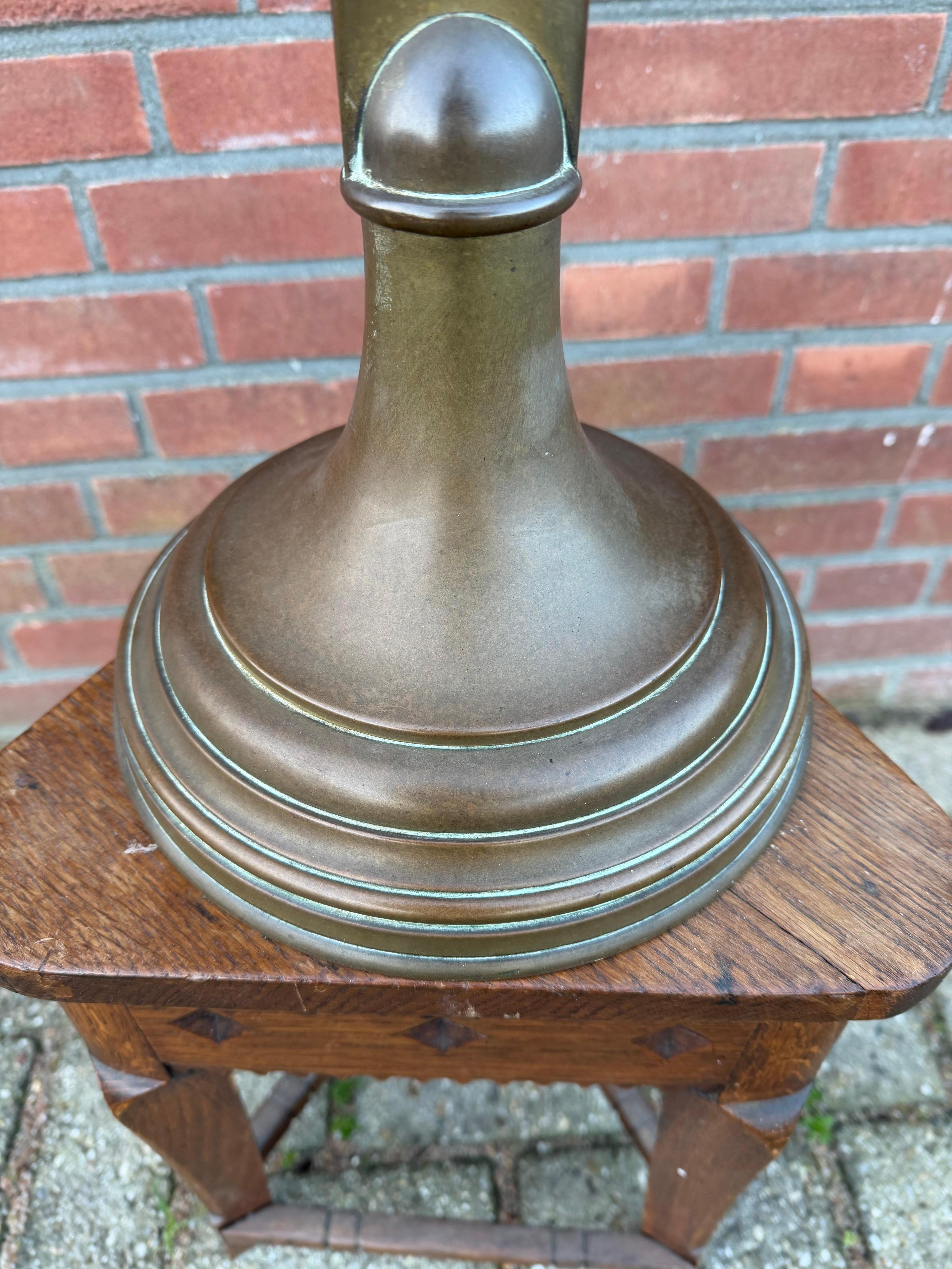 Large Antique Bronze Church Altar Crucifix with Finely Detailed Corpus of Christ (Europäisch) im Angebot