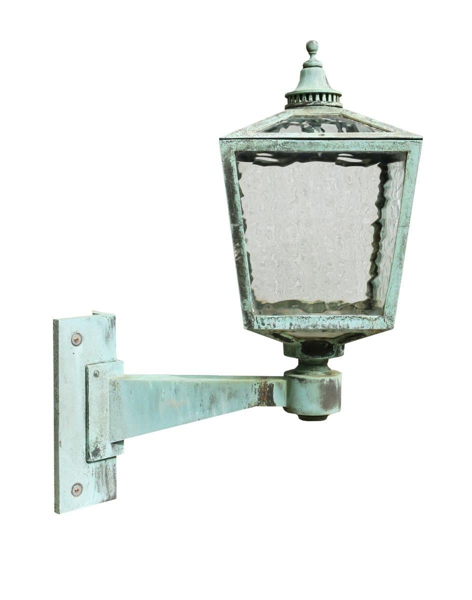 Large Antique Bronze Exterior Wall Light In Good Condition For Sale In Wormelow, Herefordshire