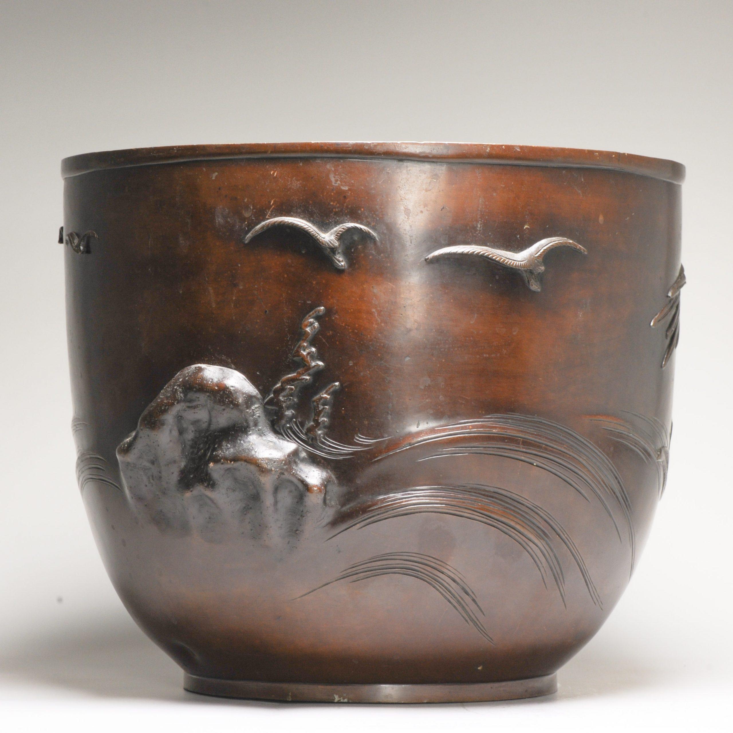Large Antique Bronze Meiji Jardiniere with Eagle Hunting 19th C Japan, Japanese For Sale 3