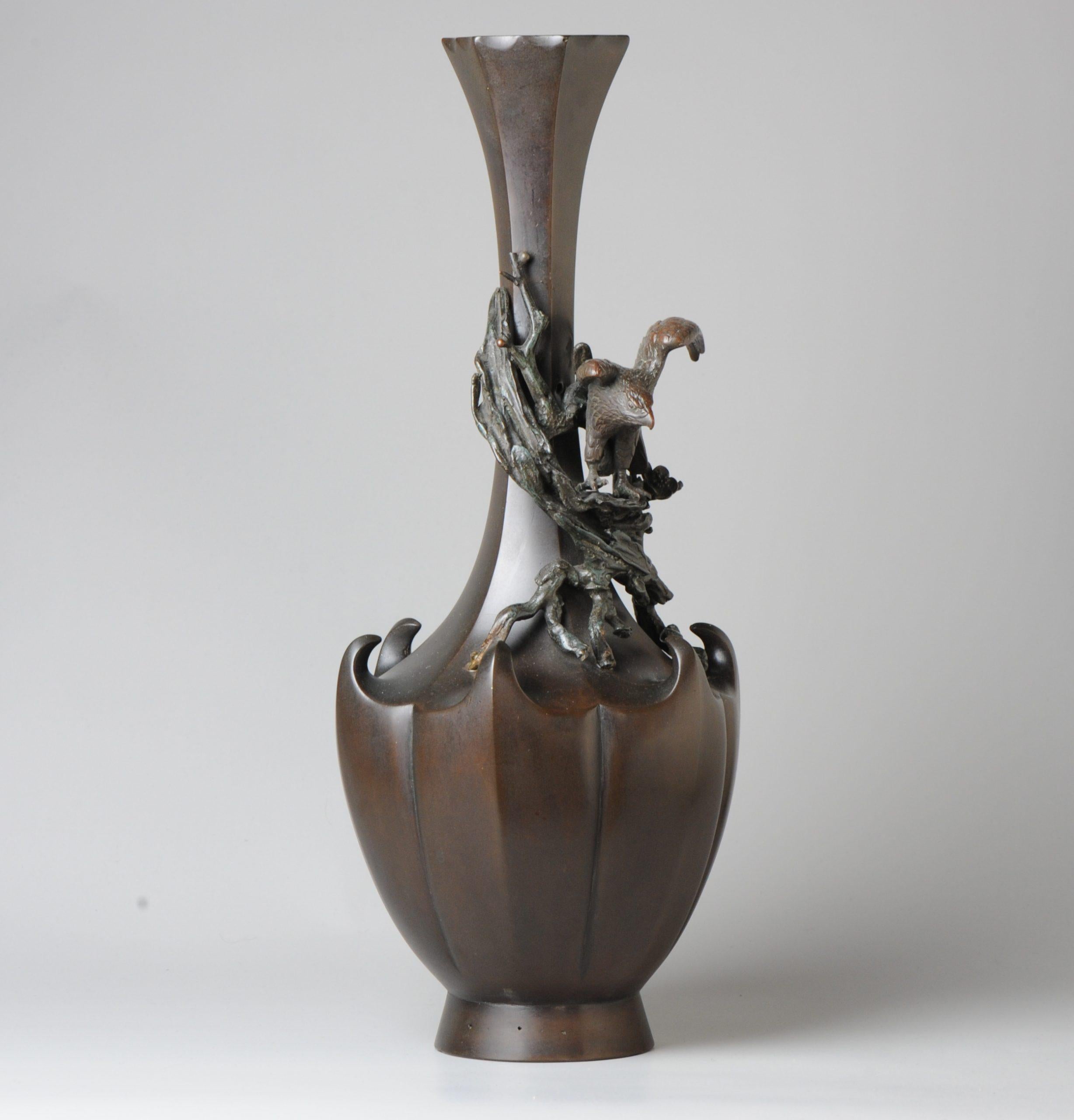 Meiji Large Antique Bronze Vase Decorated Genryusai Seiya Eagle Bird of Prey For Sale