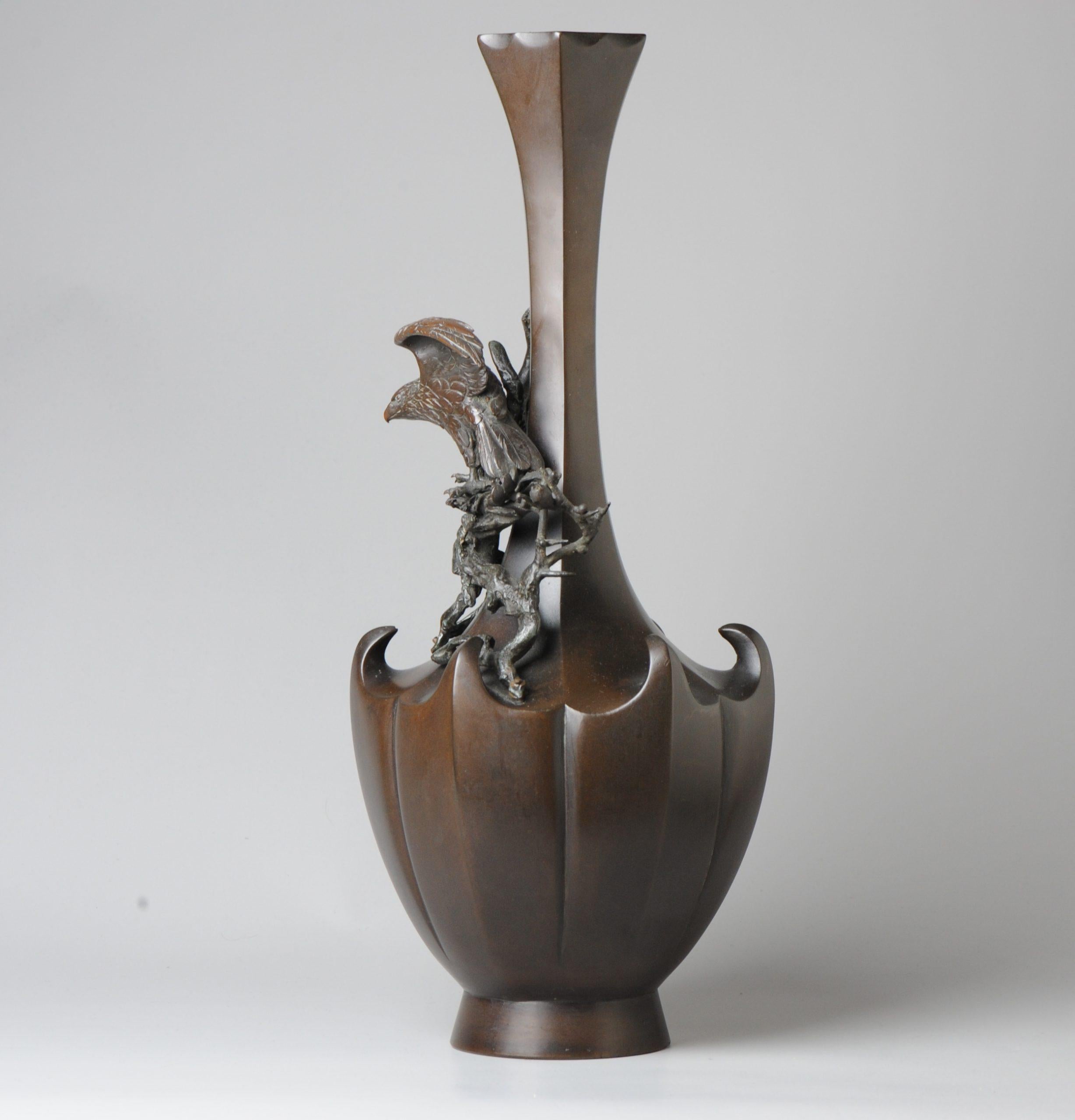 19th Century Large Antique Bronze Vase Decorated Genryusai Seiya Eagle Bird of Prey For Sale