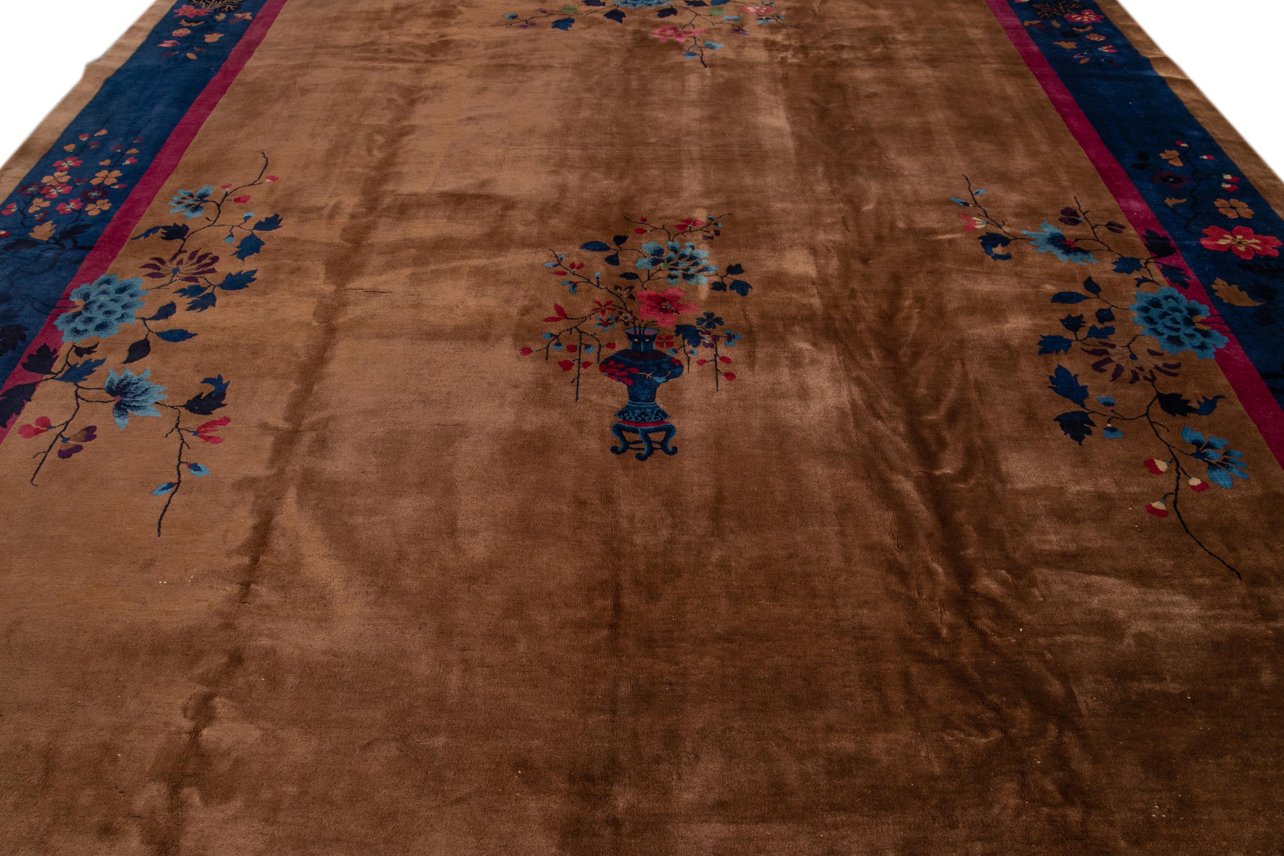 Großer antiker brauner Art-Déco-Teppich aus chinesischer Wolle (Art déco) im Angebot