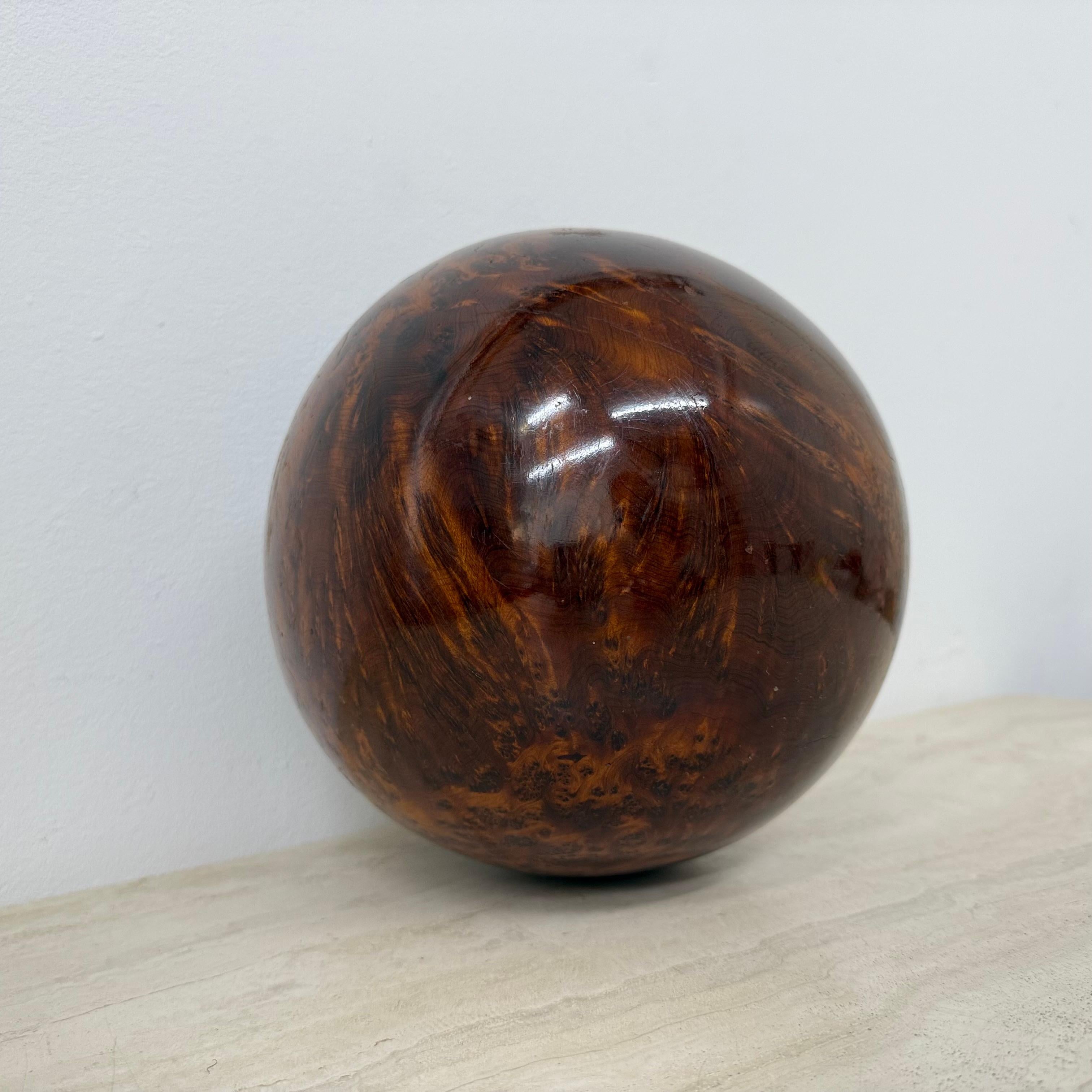 Large antique burl wood ball decorative wooden ball In Good Condition For Sale In Delft, NL