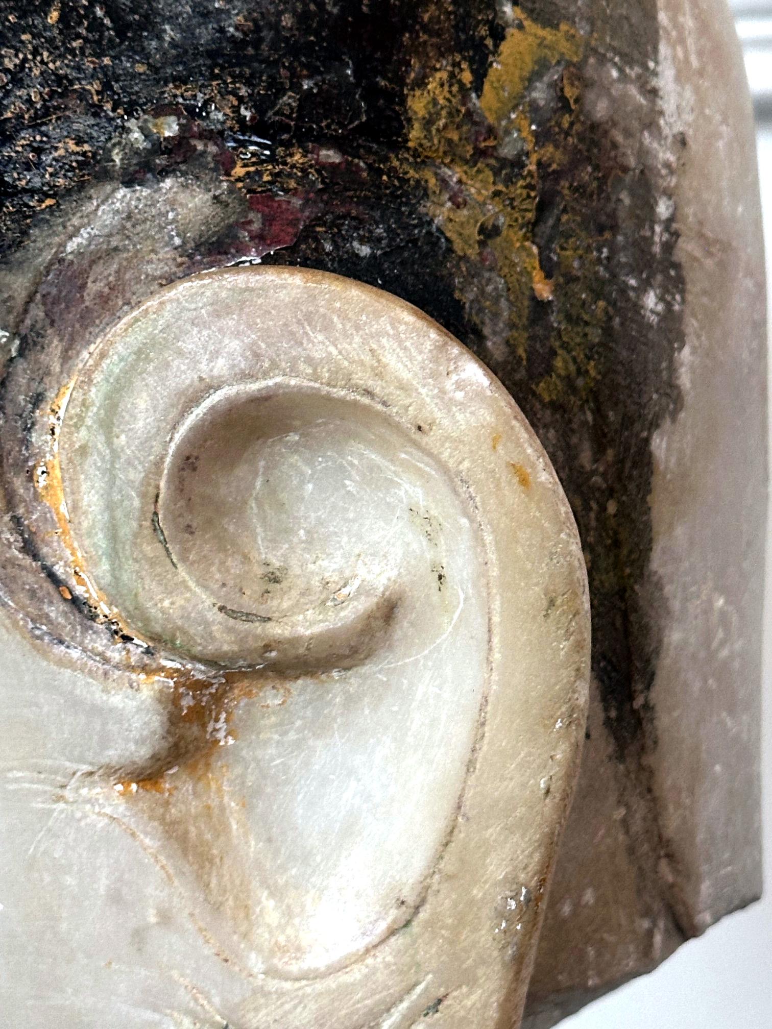 Grande straordinario espositore antico in marmo birmano a forma di testa di Buddha in vendita 5