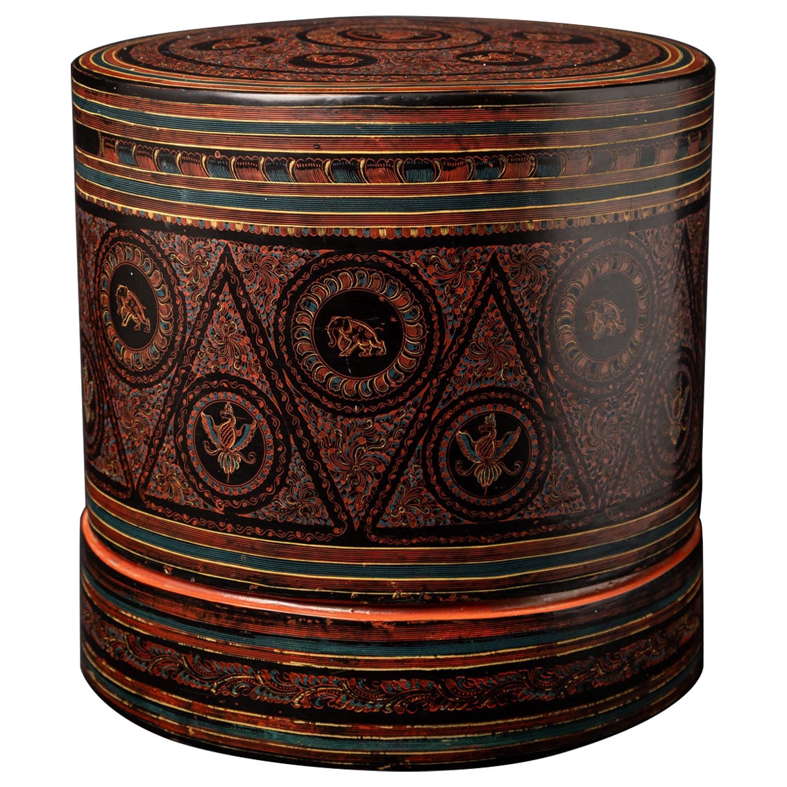 Large antique Burmese lacquerware betelnut box from Burma
