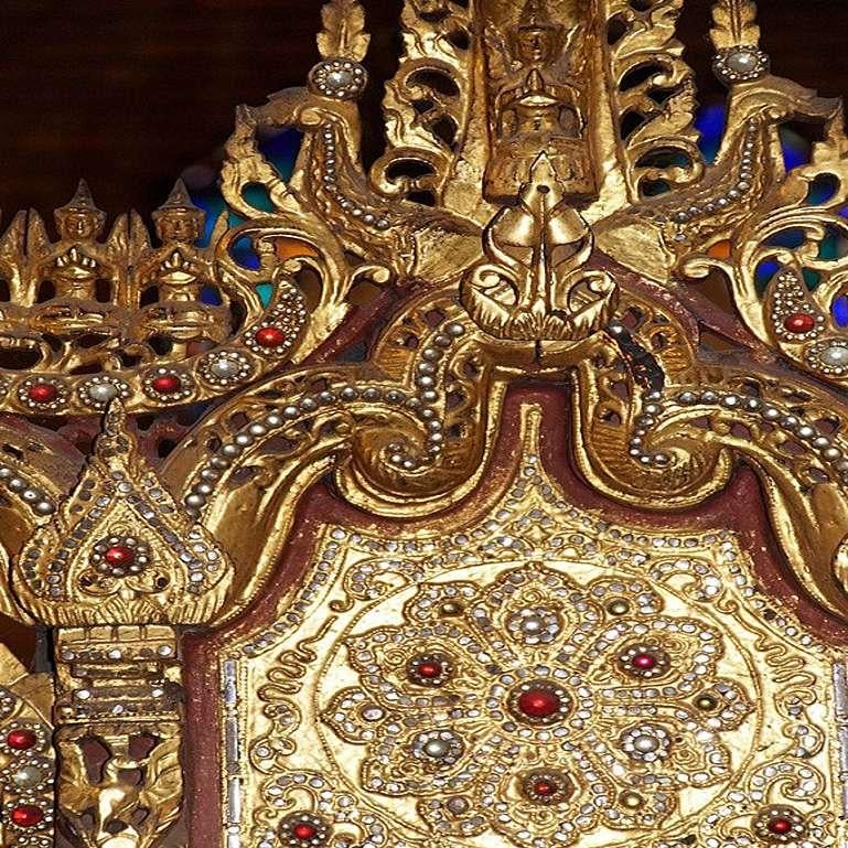 Large Antique Burmese Throne from Burma For Sale 2