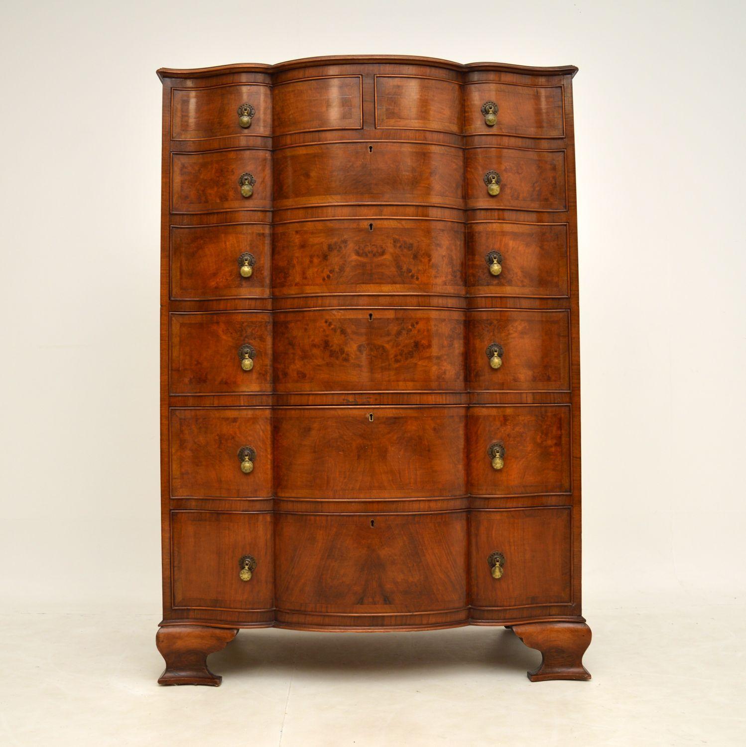 A very large and extremely impressive antique chest of drawers in burr walnut. This was made in England, it dates from around the 1910-1920 period.

The quality is absolutely amazing, this has wonderful details throughout. It has a beautifully