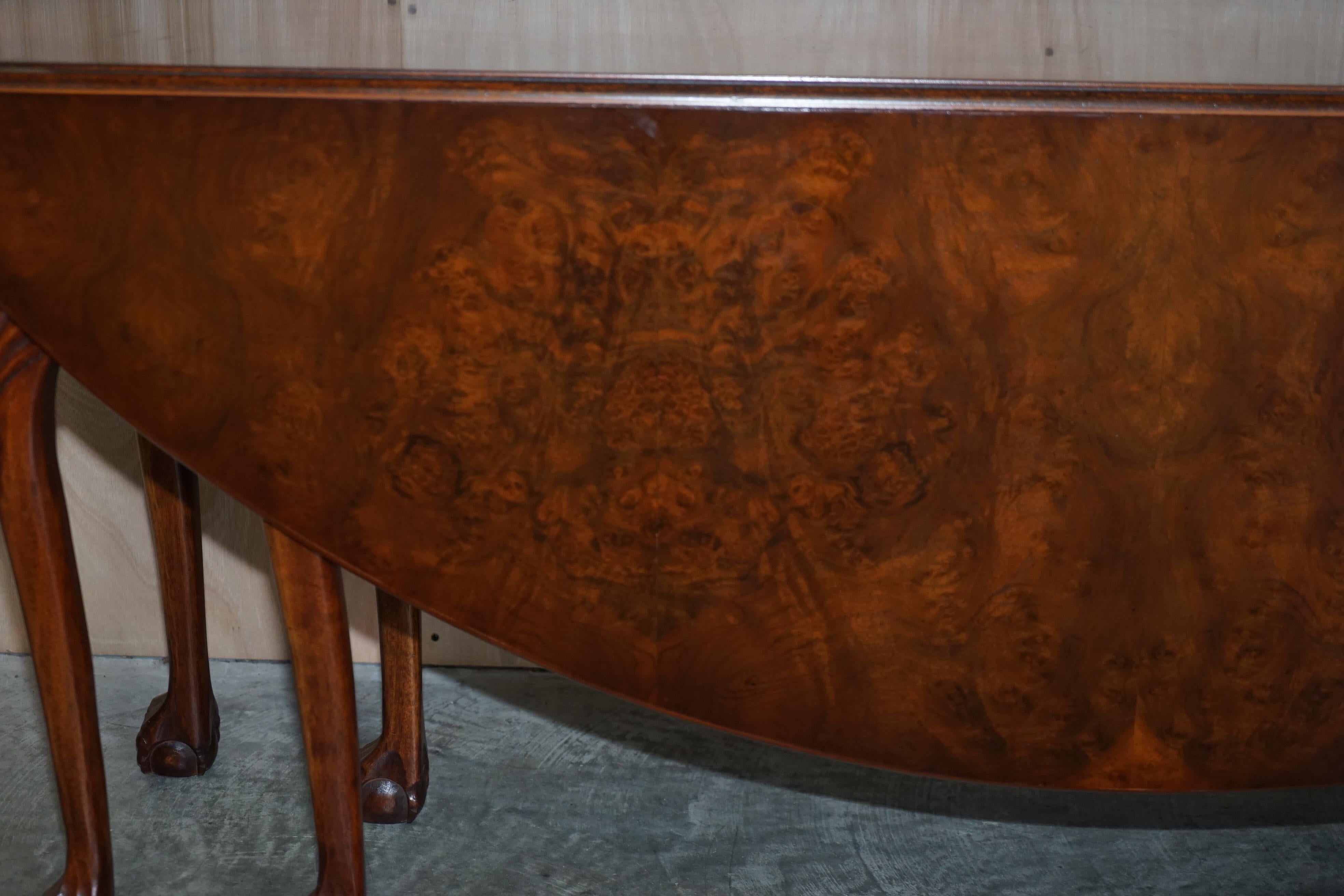 Large Antique Burr Walnut Hunt Harvest Claw & Ball Extending Dining Table Wake In Good Condition In West Sussex, Pulborough