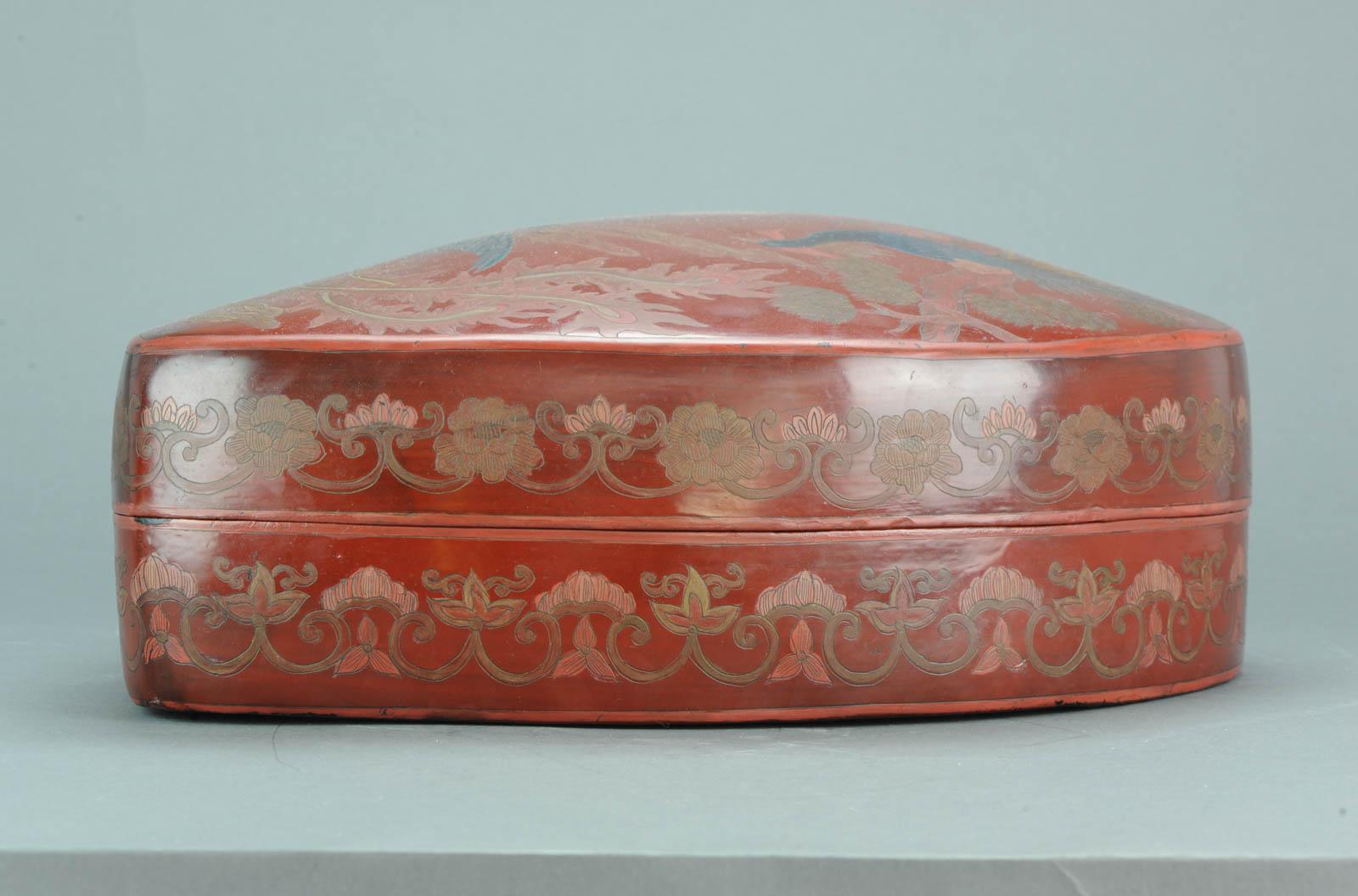 Large Antique, circa 1900 Chinese Qing/Meiji Japanese Lacquer Box with Fenghuang For Sale 5