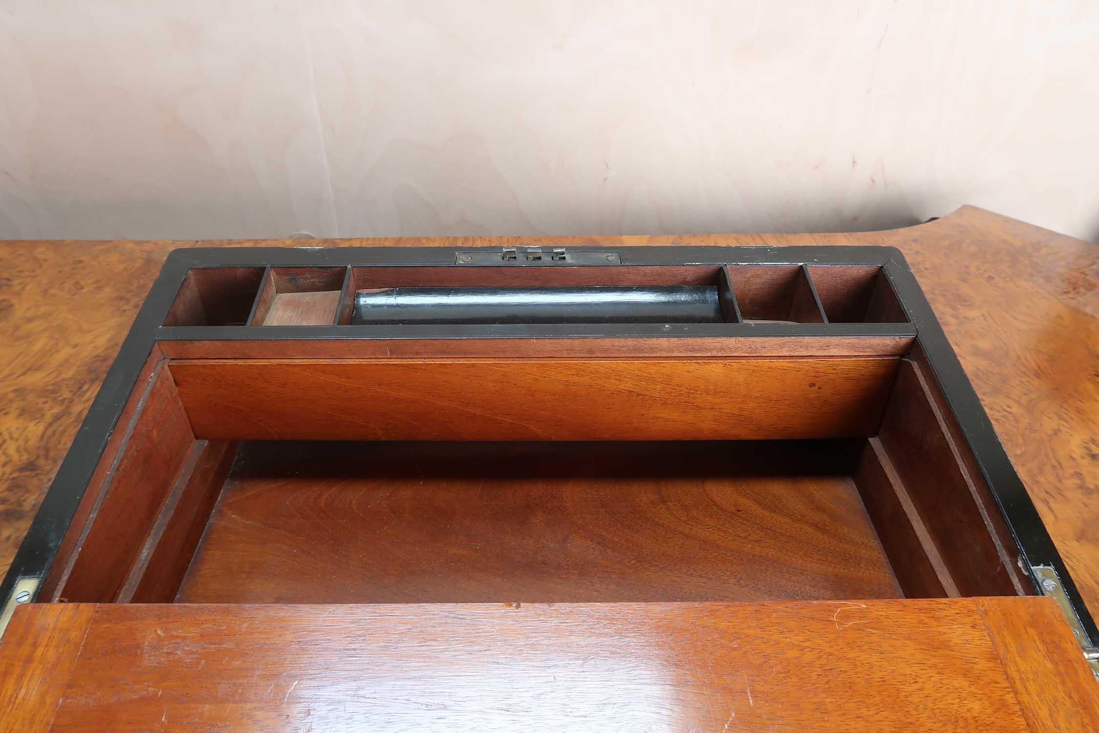 Gran caja de escritura de latón y calandria de campaña antigua. Inglés C.1860 4