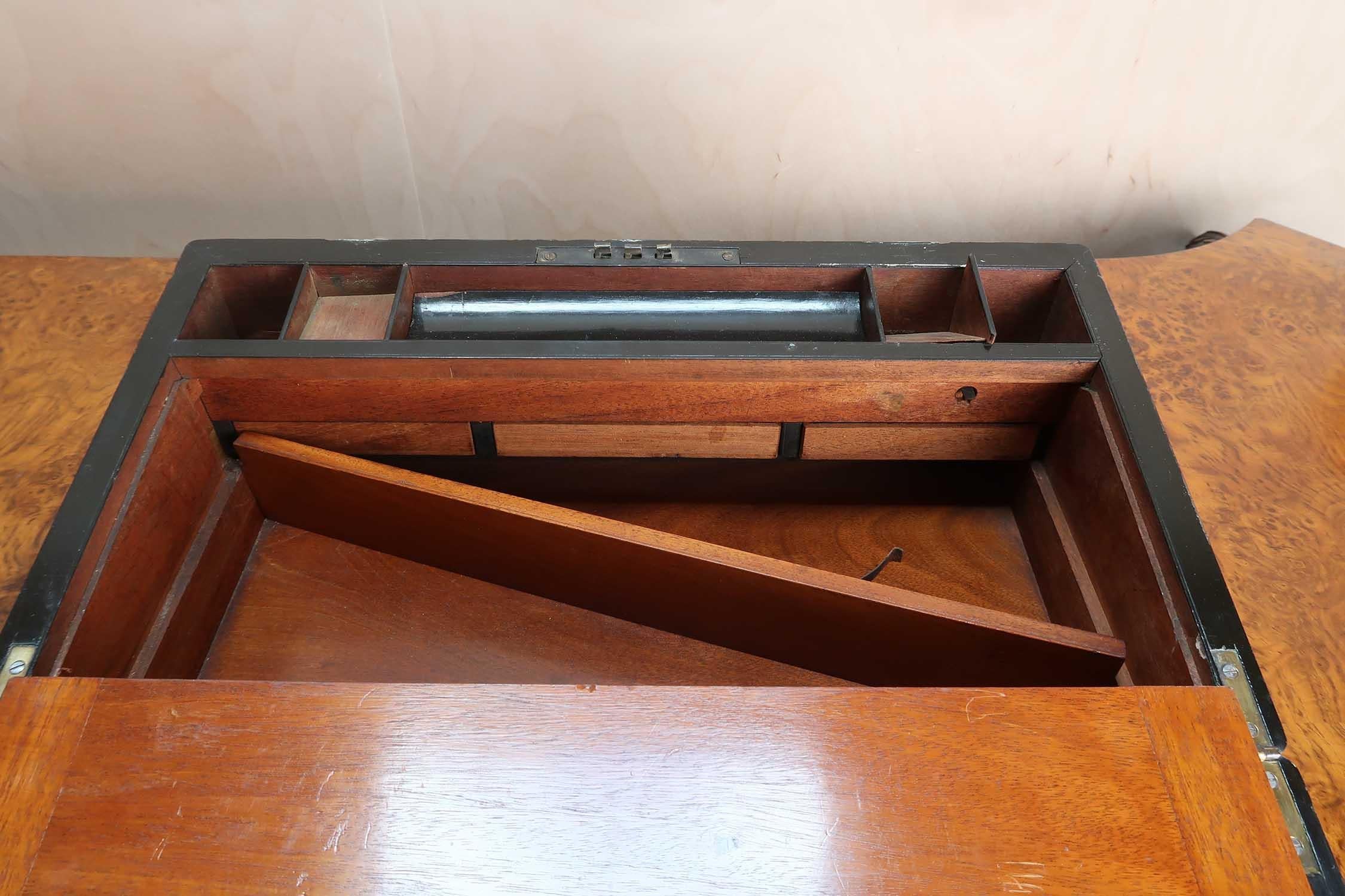 Gran caja de escritura de latón y calandria de campaña antigua. Inglés C.1860 5