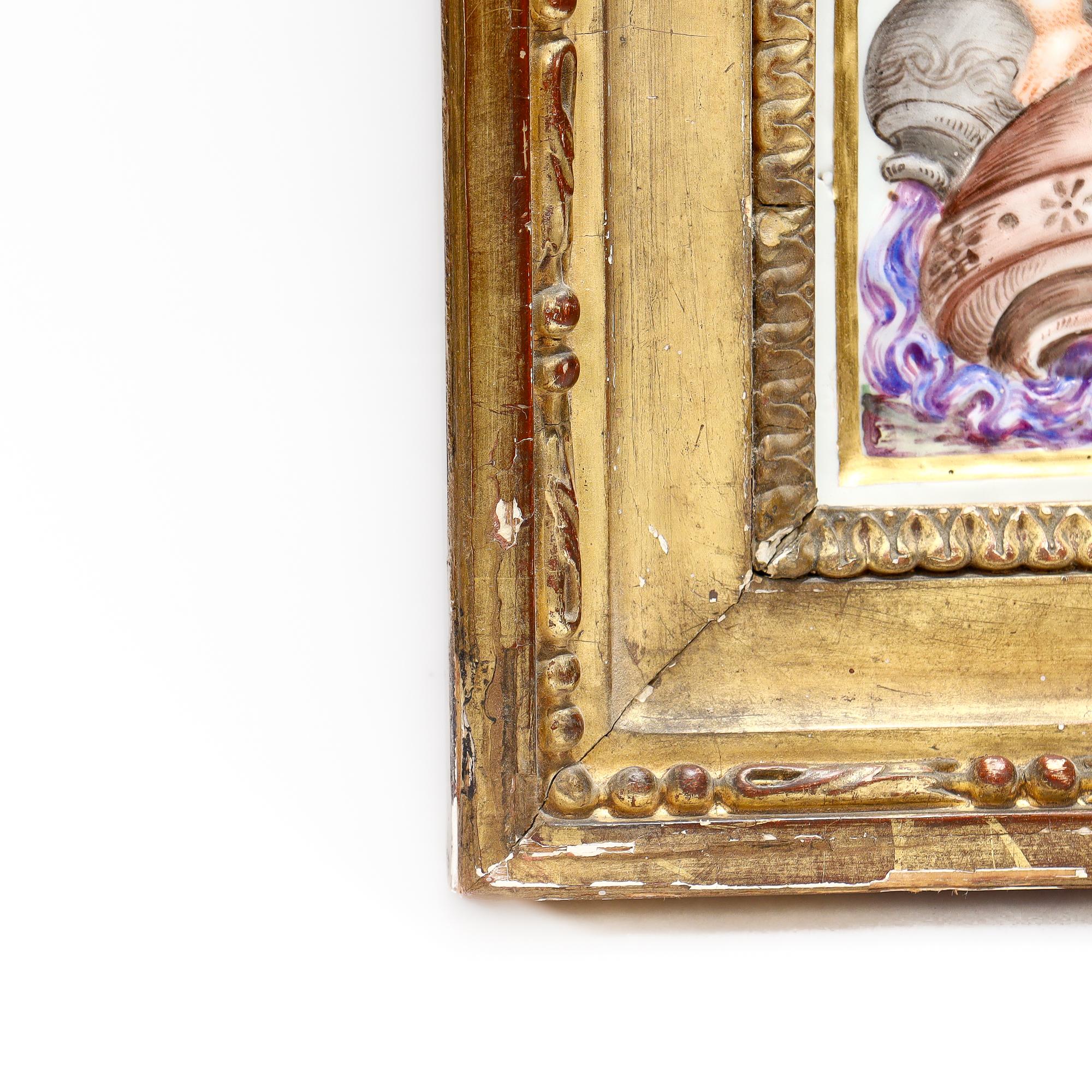 Grande plaque ancienne en porcelaine de Capodimonte représentant une naïade ou une nymphe d'eau en vente 9